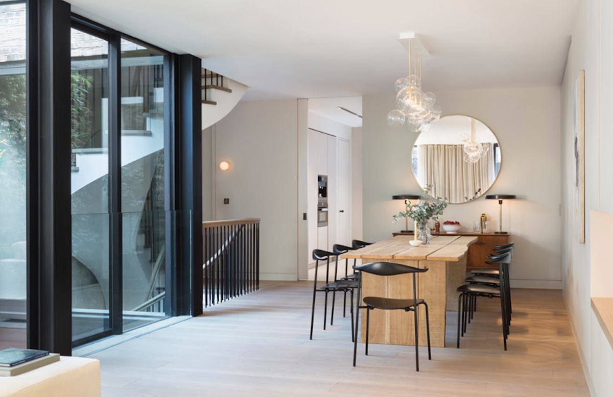 How To Create A Healthy Home For The New Year – Modern Dining Room – Echlin Levenston House – Read more in the LuxDeco.com Style Guide