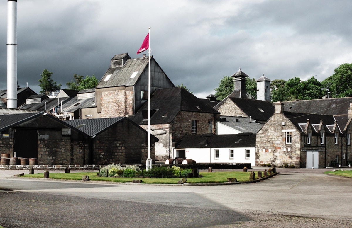 10 Cosy Whisky Distilleries To Visit This Winter | Dalmore Whisky Tour | Shop barware at LuxDeco.com