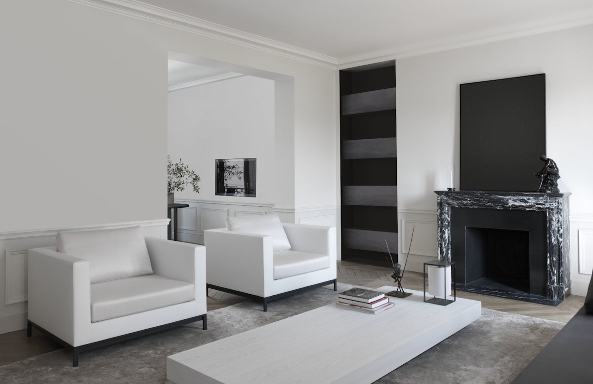 Interior Design Styles 101 – Minimalist Interiors – Minimalist Living Room – Guillaume Alan Living Room – Read more in the LuxDeco Style Guide