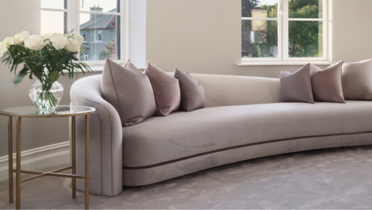 Discover Curved Sofas