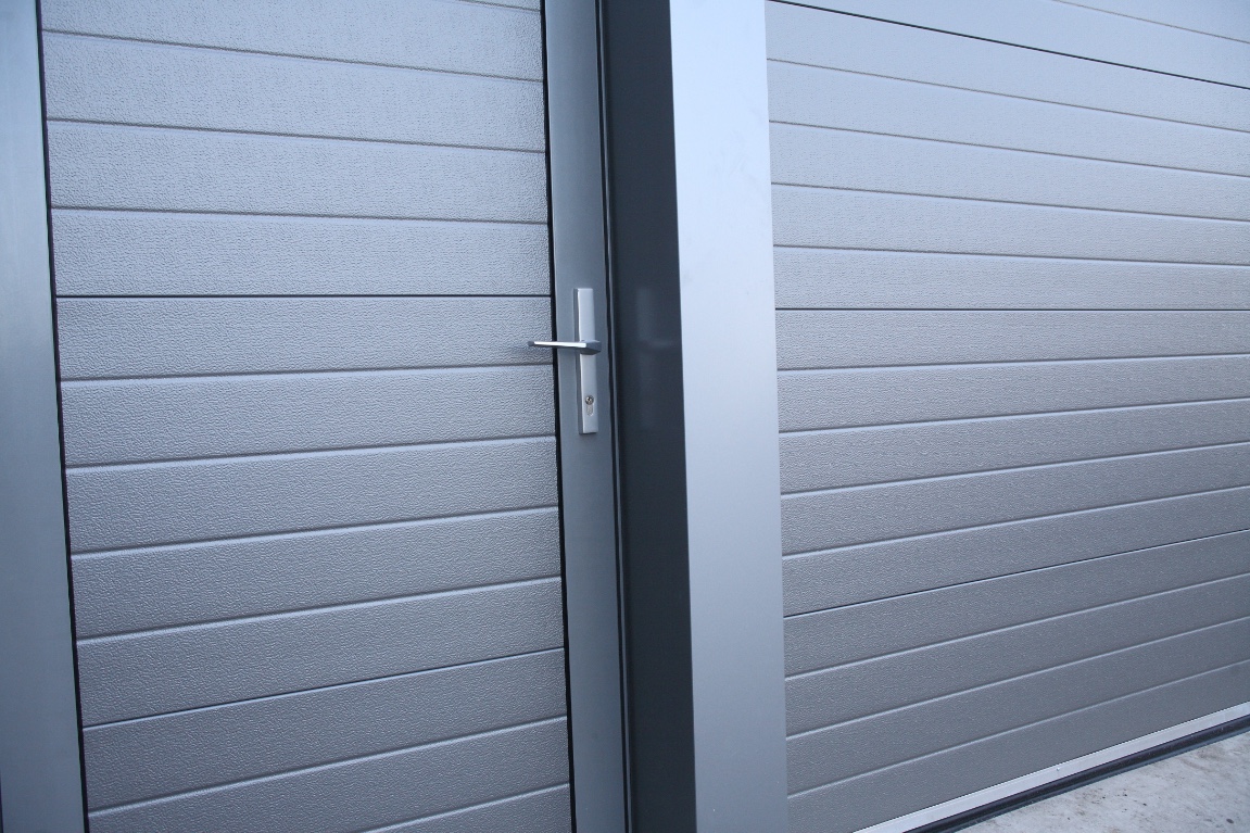 Garagentore mit Tür