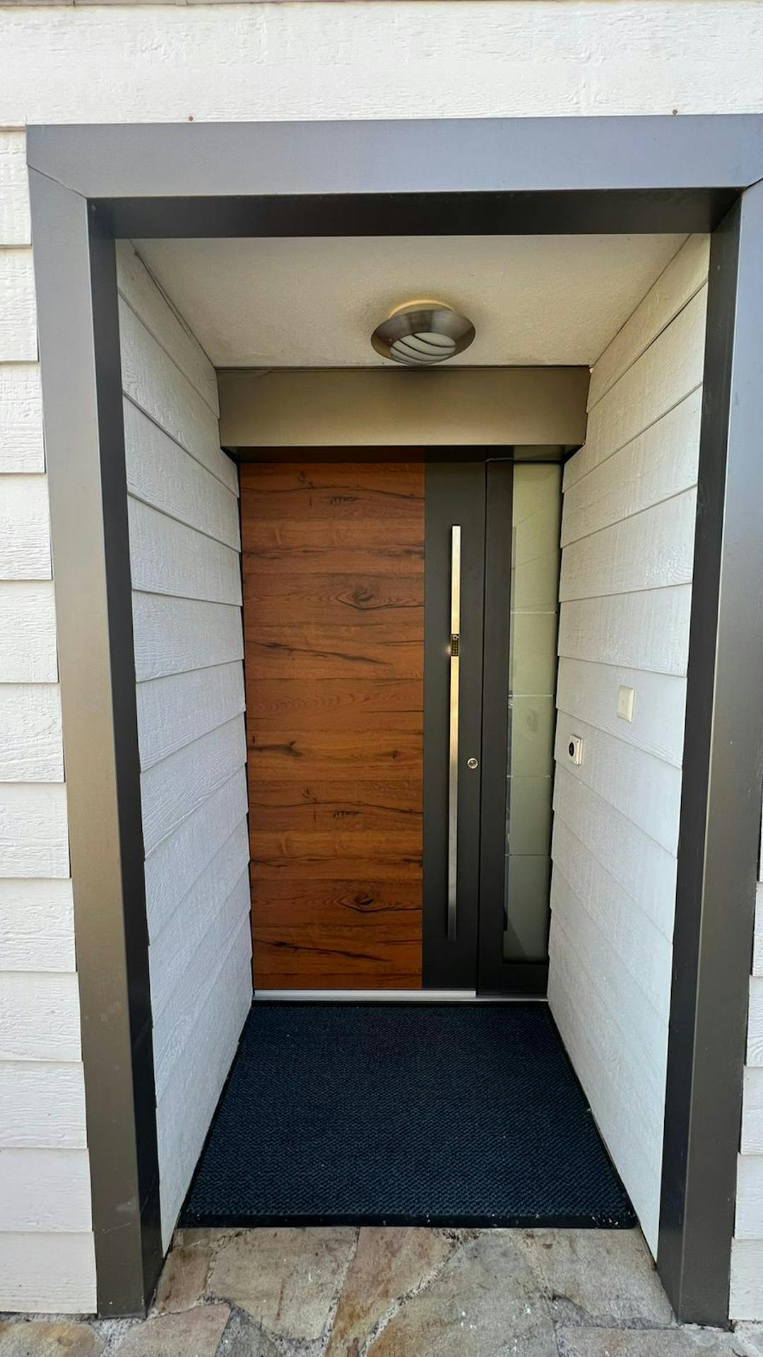 Haustüren mit Holzpotik