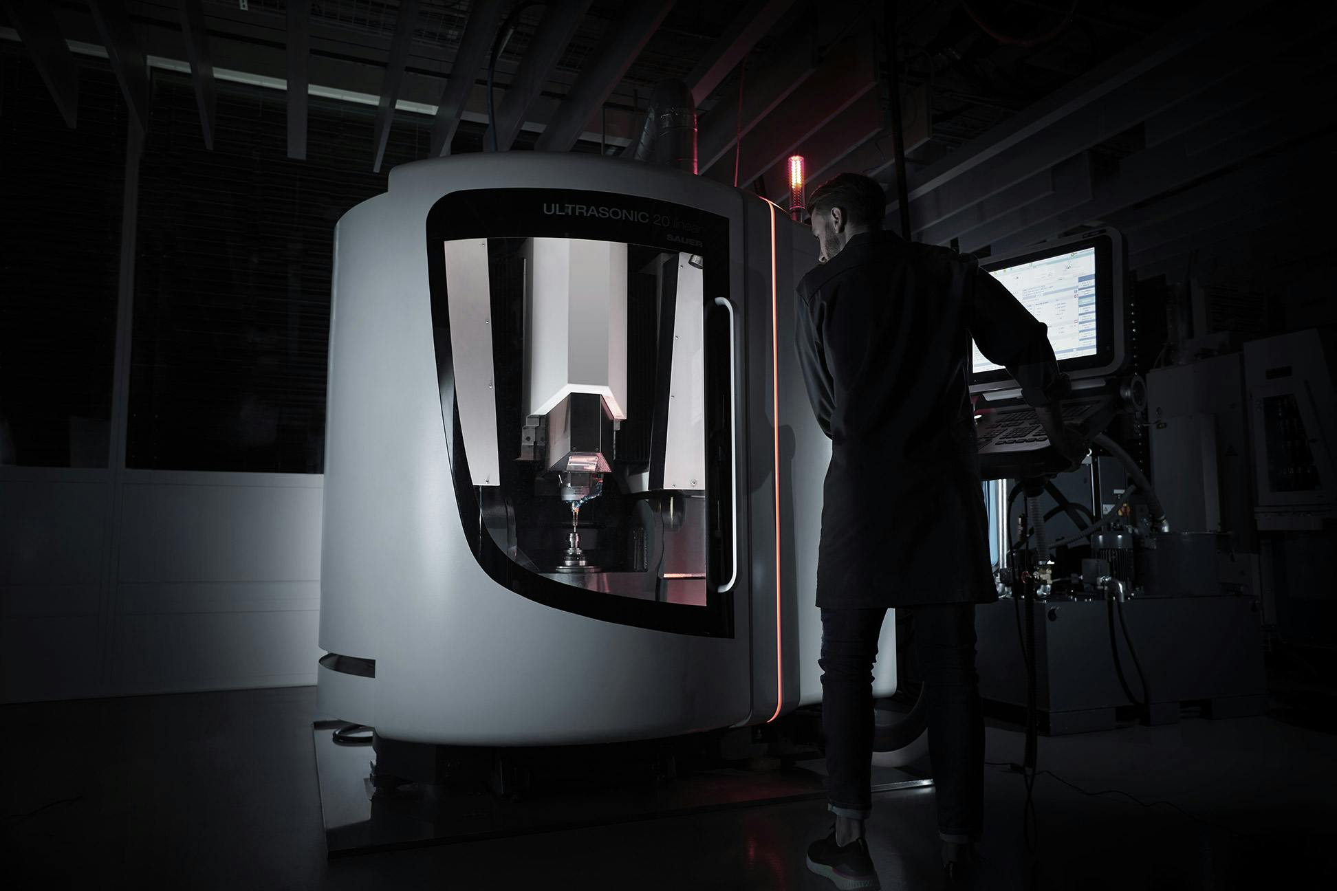 Ultrasound machine tool © Fred Merz