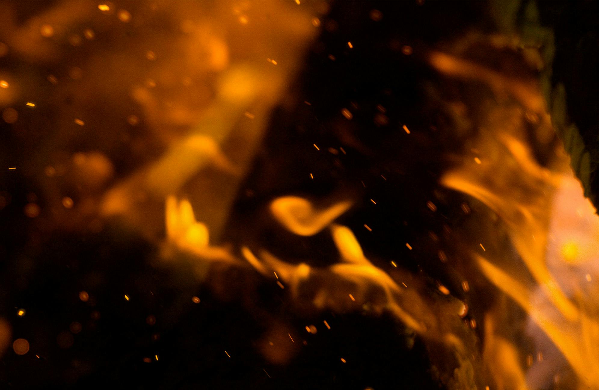 火を使用した蒸留