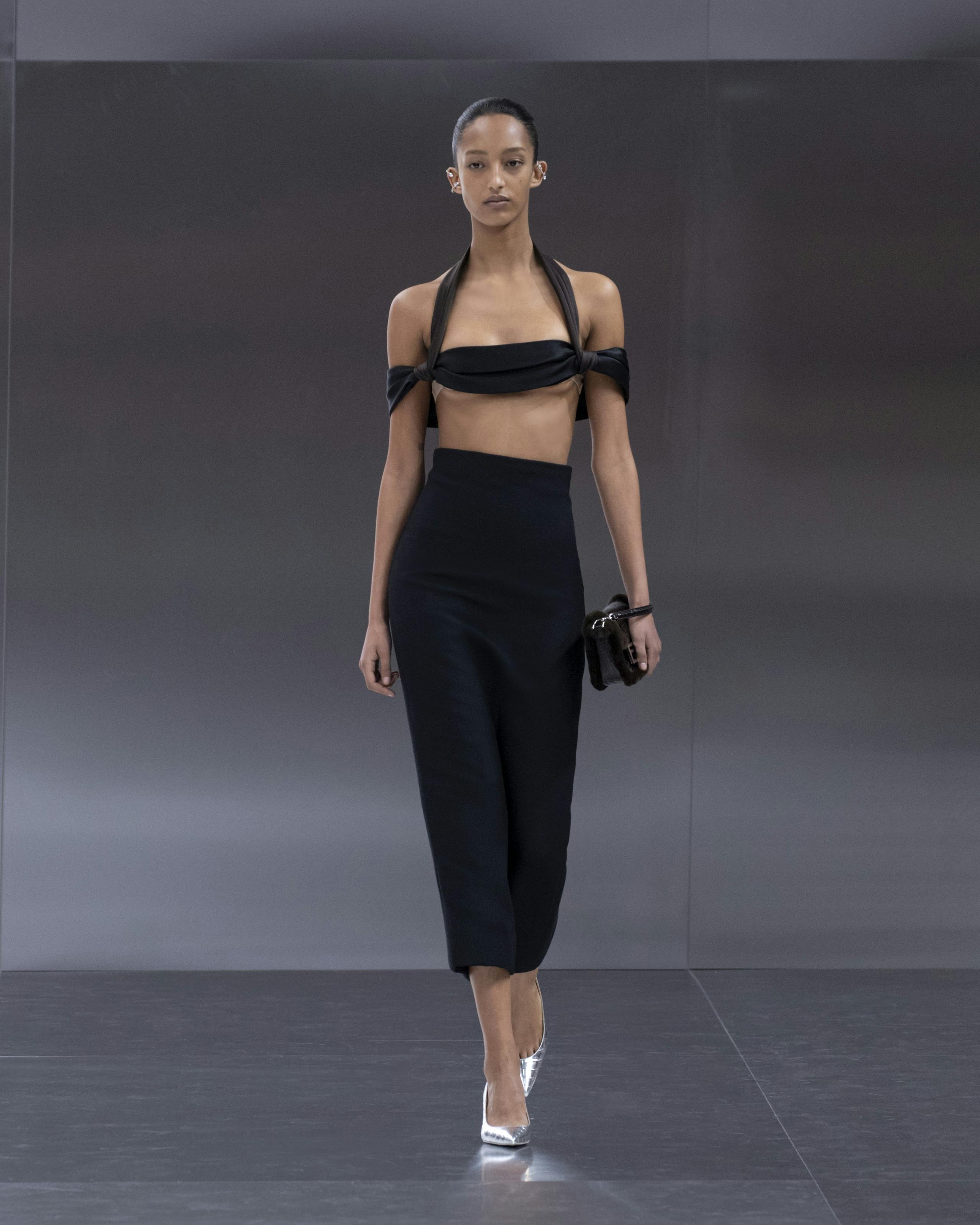 Tenue n°1 : robe noire