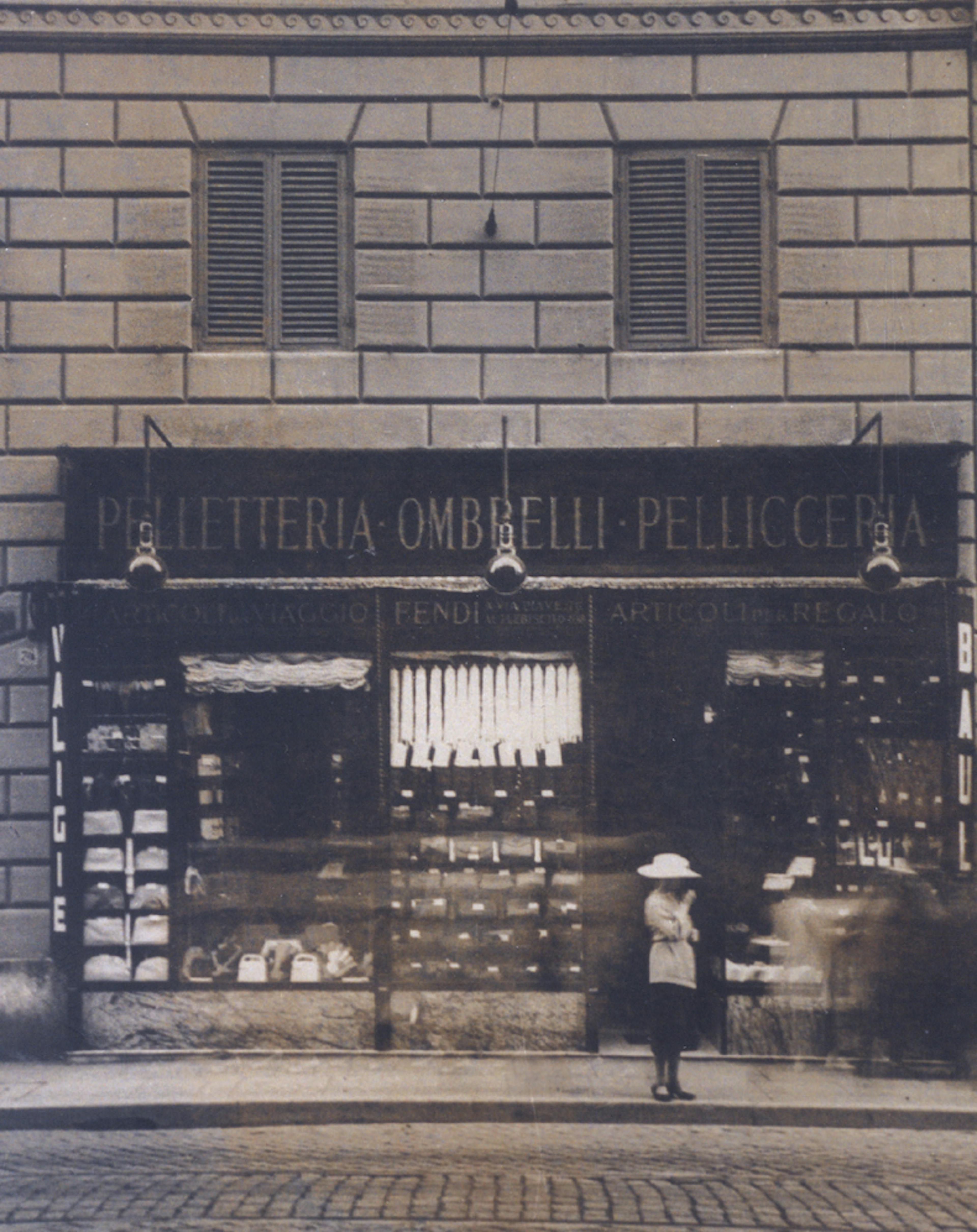 Fendi’s first boutique in Via del Plebiscito, Rome (1926) © Courtesy of Fendi