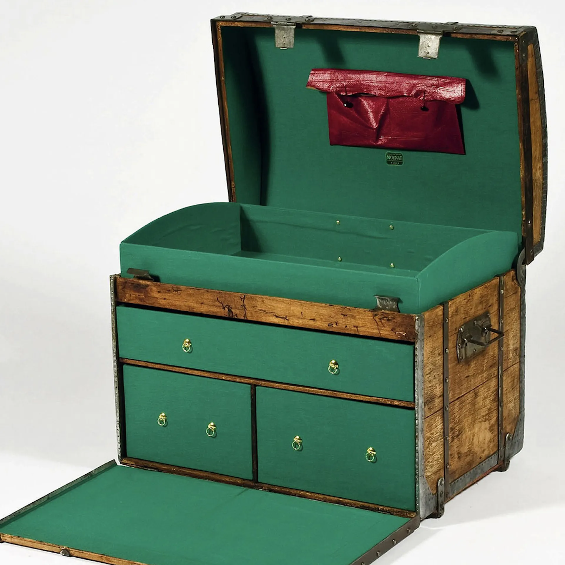 Moynat - Fashion & Leather Goods - LVMH