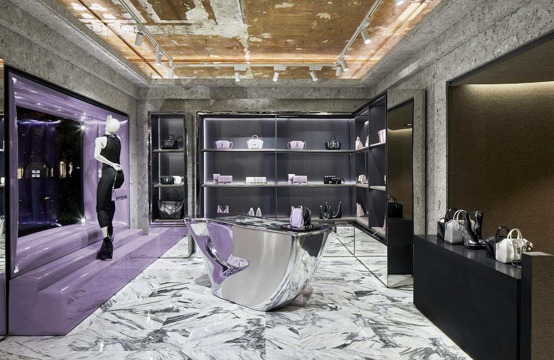 Givenchy, high end ready-to-wear for men and women... - LVMH