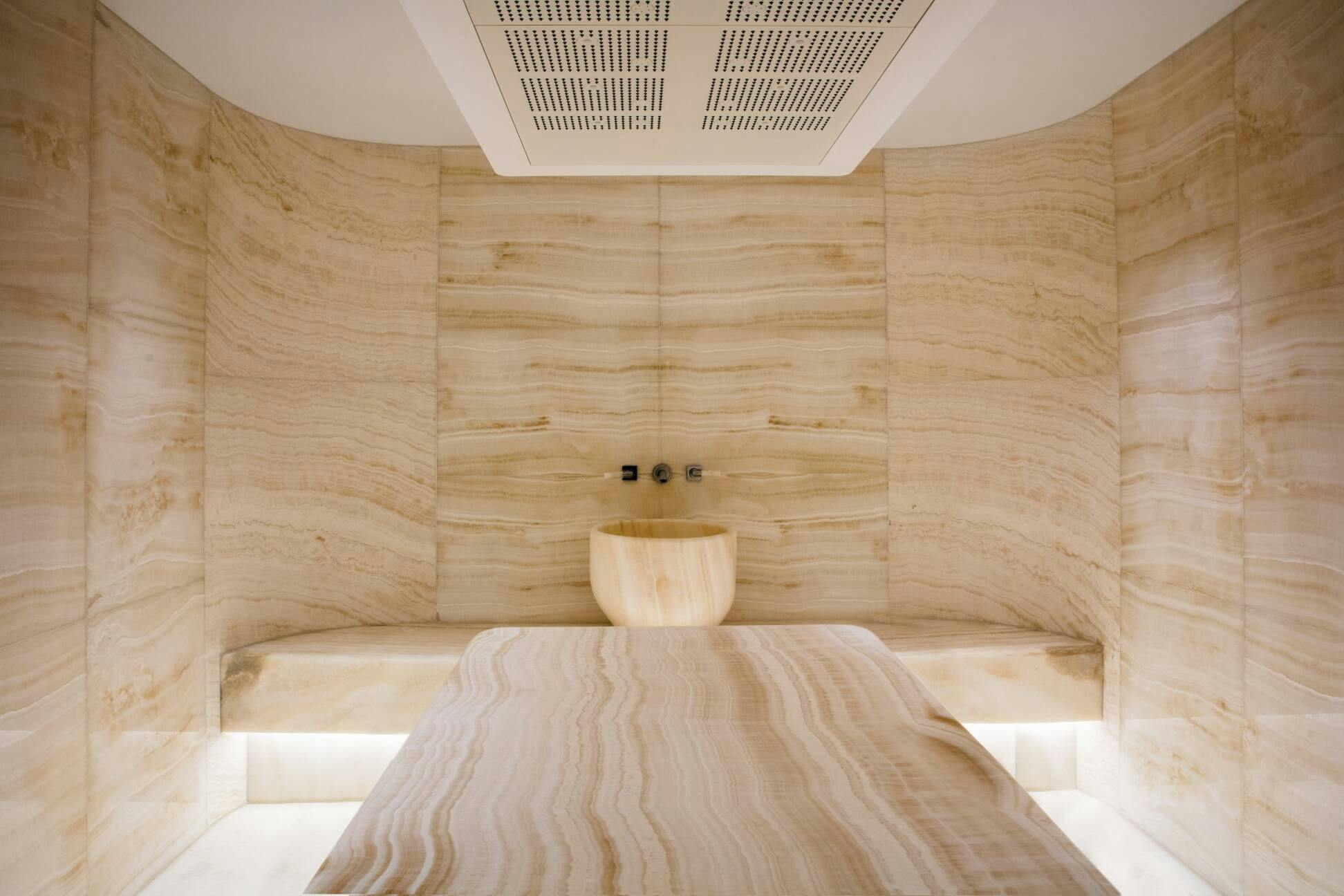 © Matthieu Salvaing