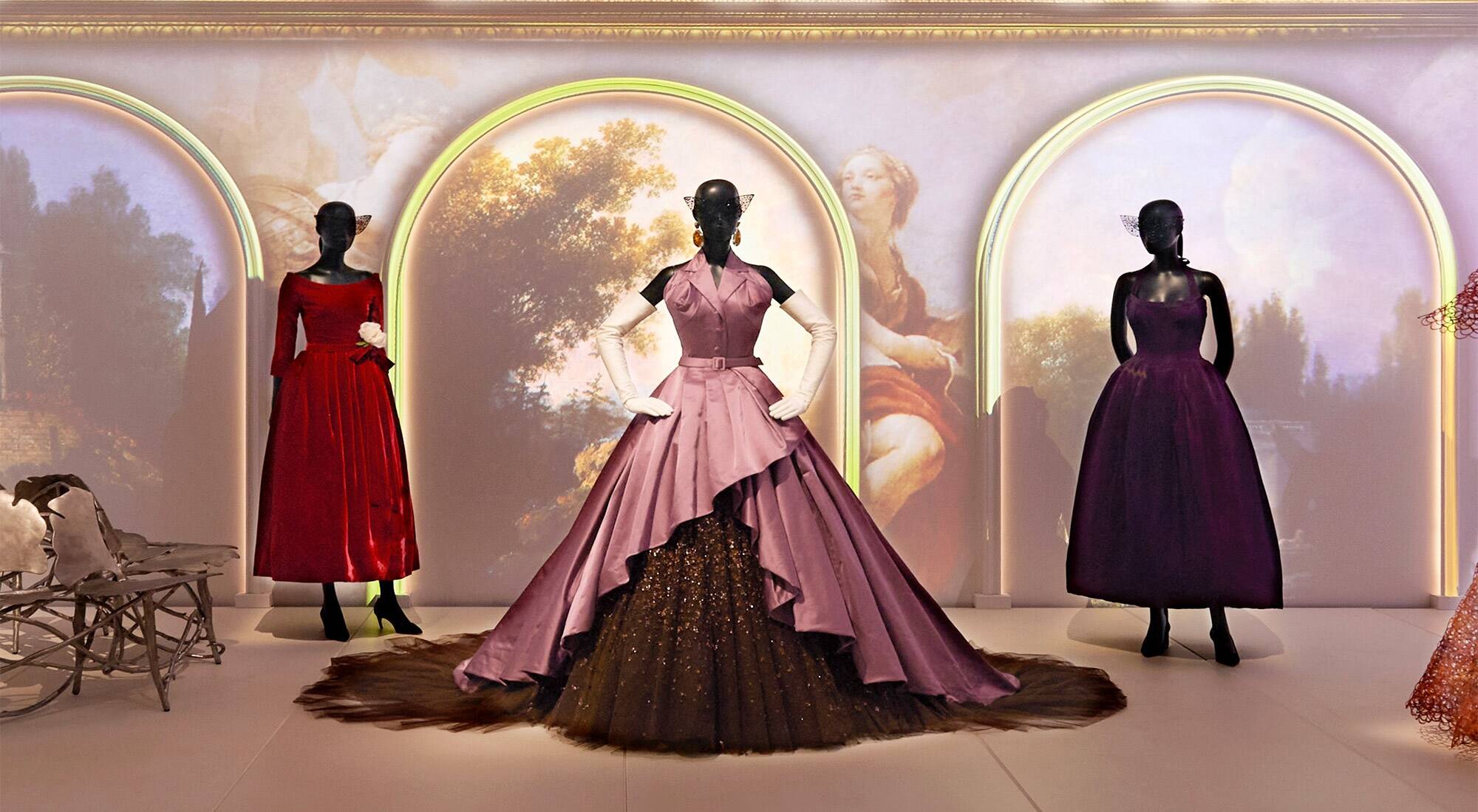 Dior exhibition opening times best sale