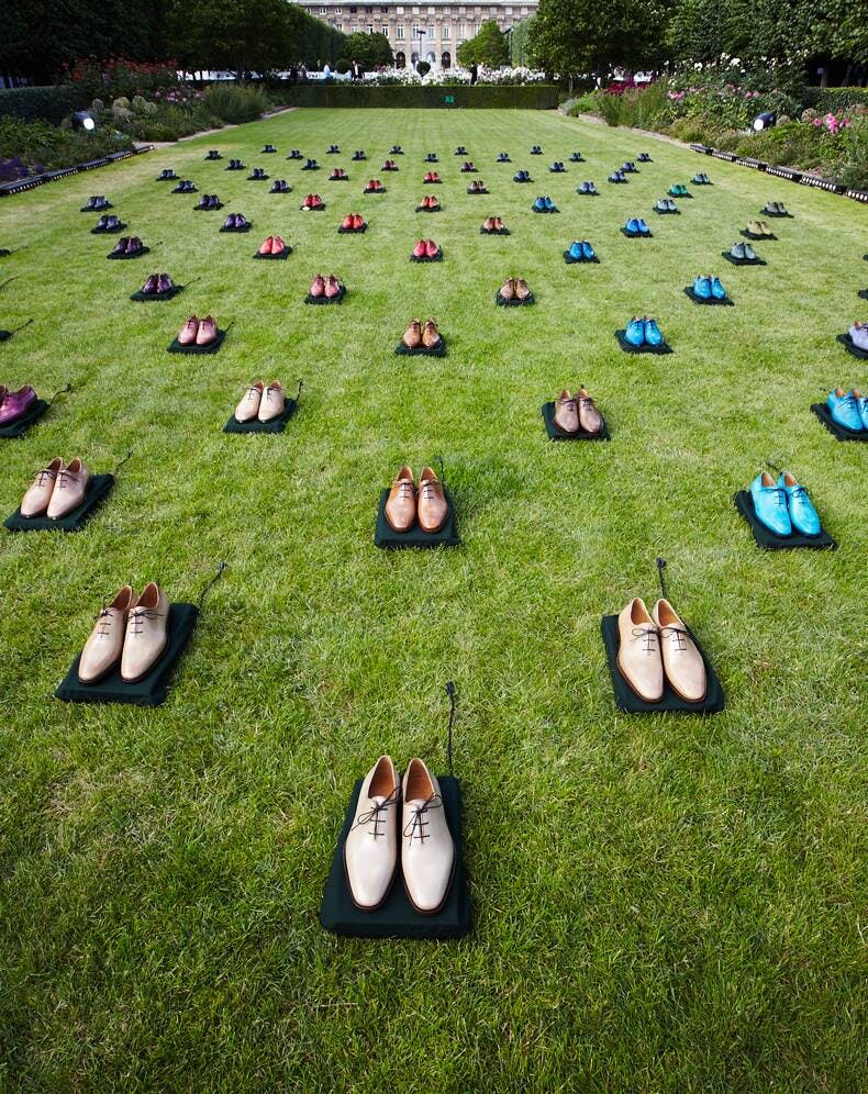 The colors of the « Alessandro » lace-up pumps during the 2013 Spring-Summer Collection show in the garden of the Palais-Royal © Berluti