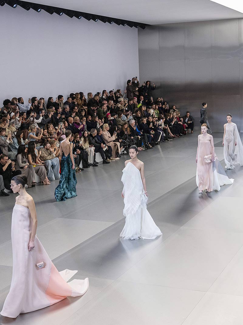 Poetic emotion at FENDI Couture Spring/Summer 2024 - LVMH