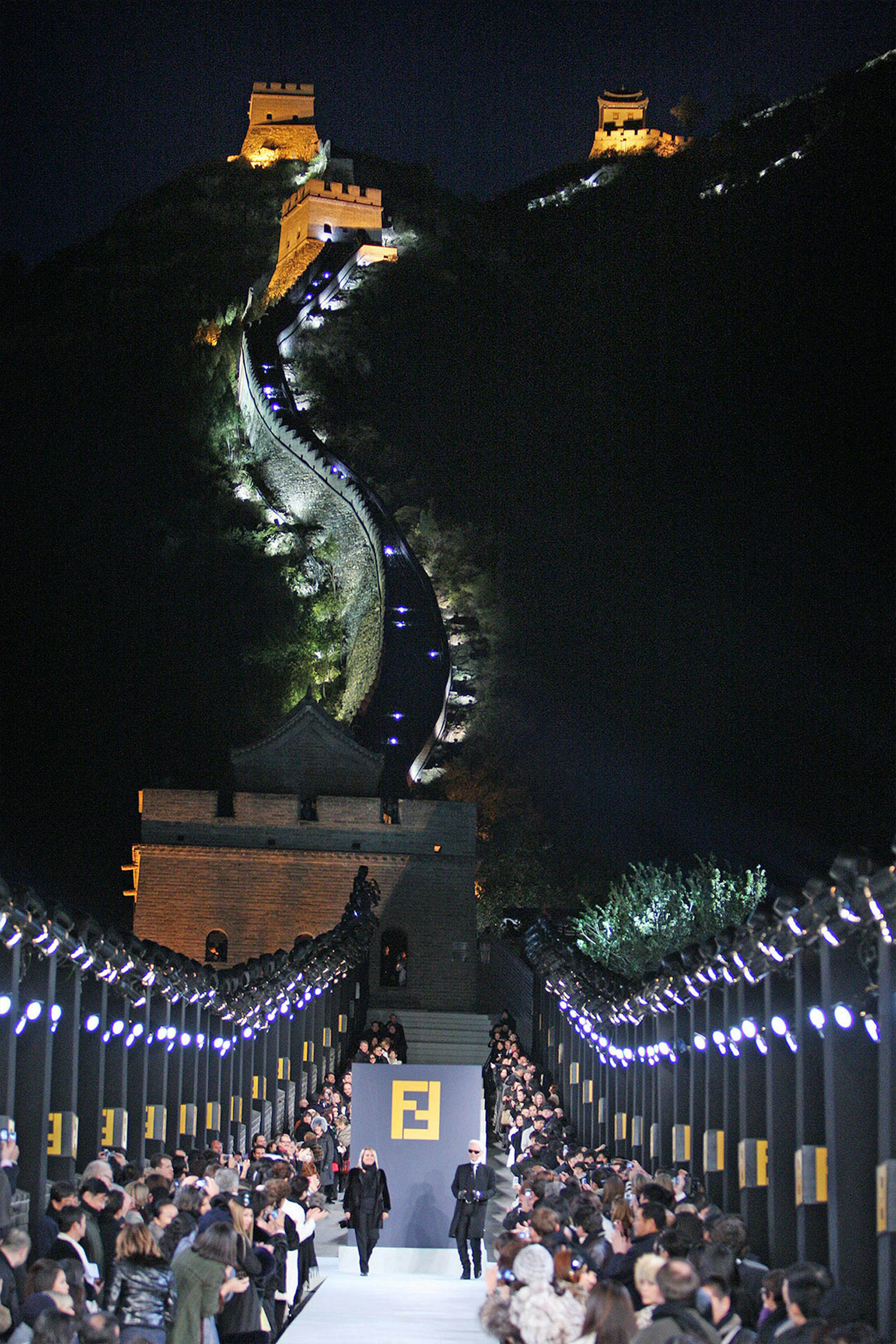 The Fendi Fashion Show on the Great Wall of China (2007) © Courtesy of Fendi