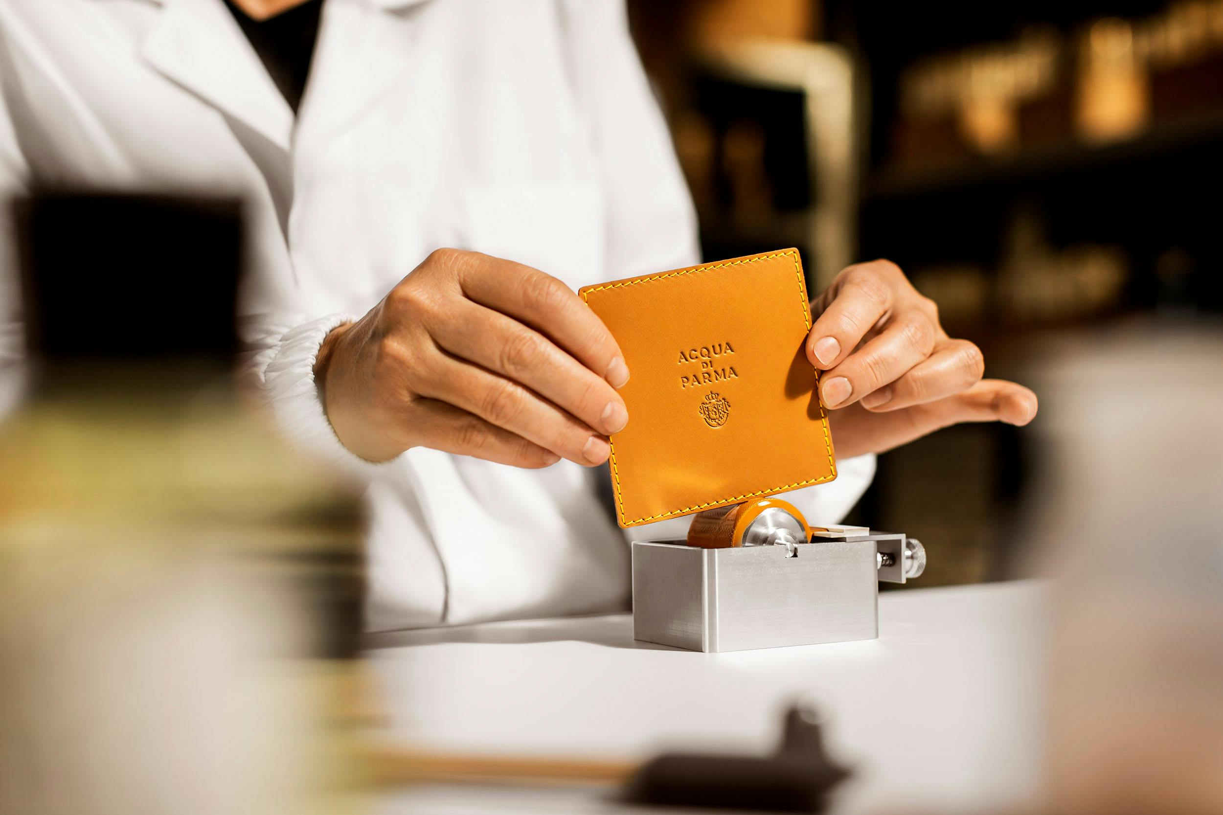 Craftsmanship Leather Objects © Acqua di Parma