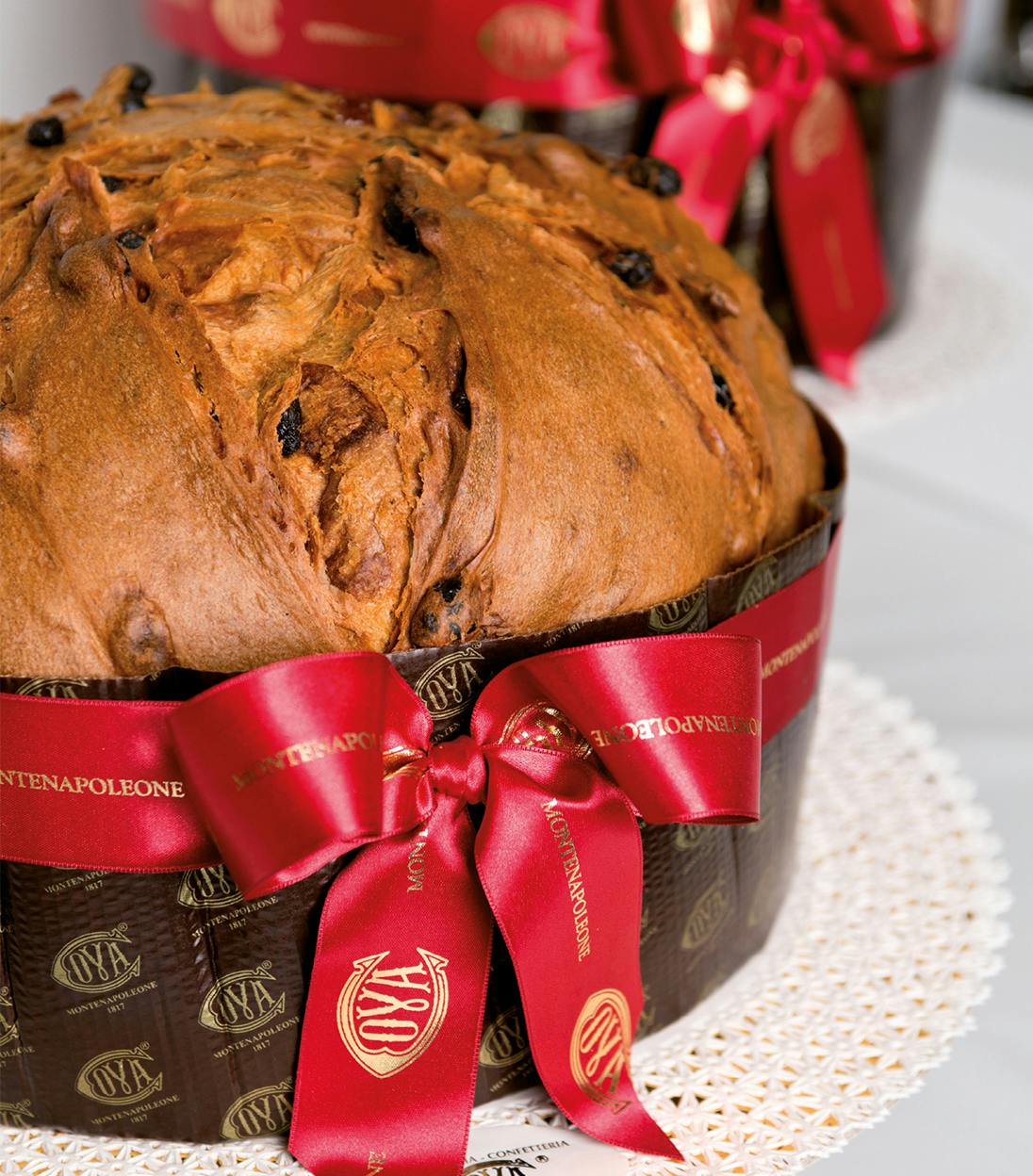 The iconic Panettone of Cova, a veritable symbol of the Italian festive season © Cova