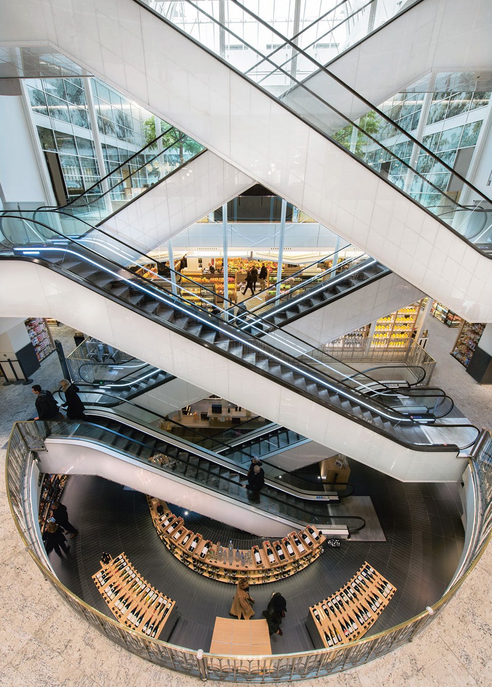 The new escalator at La Grande Épicerie de Paris © Gabriel de la Chapelle