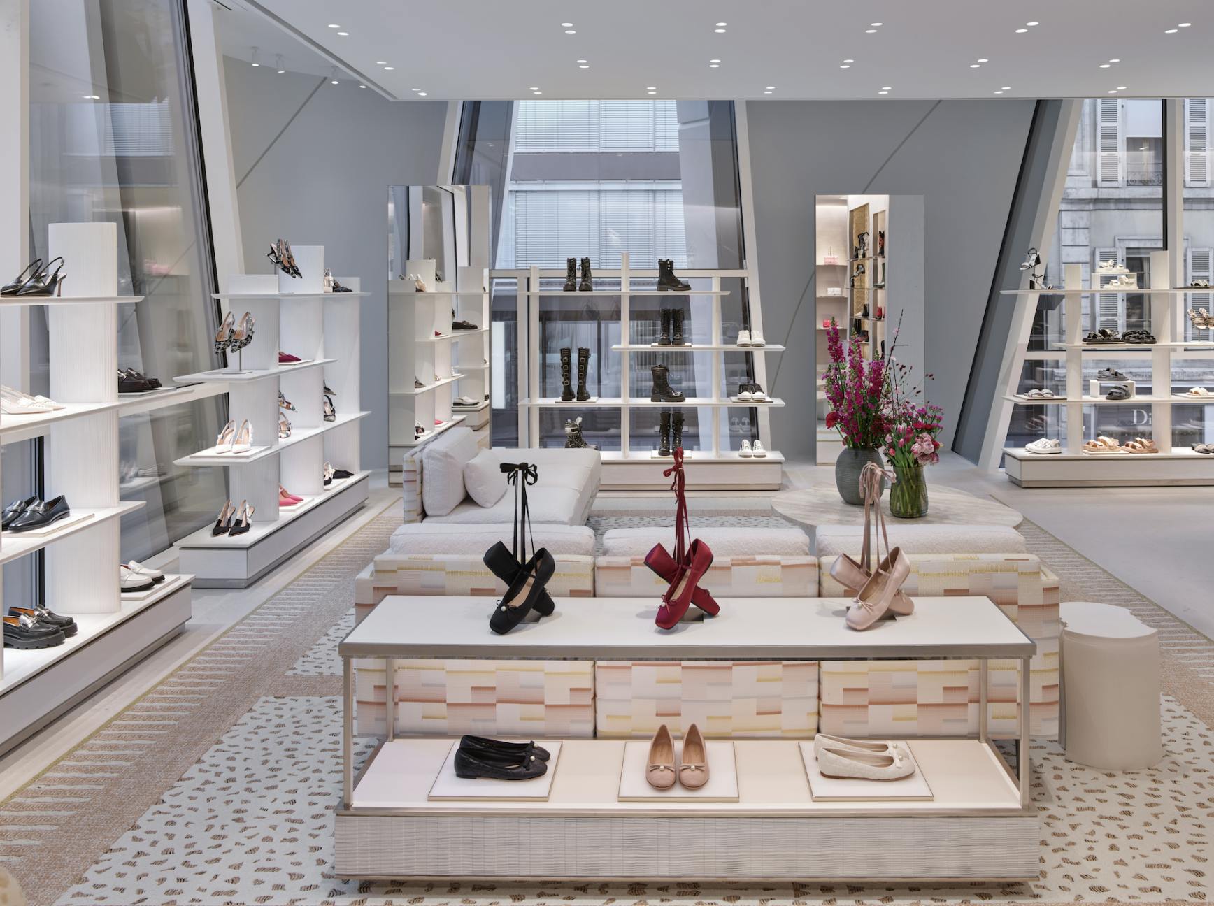 Dior unveils exceptional new boutique in Geneva de - LVMH
