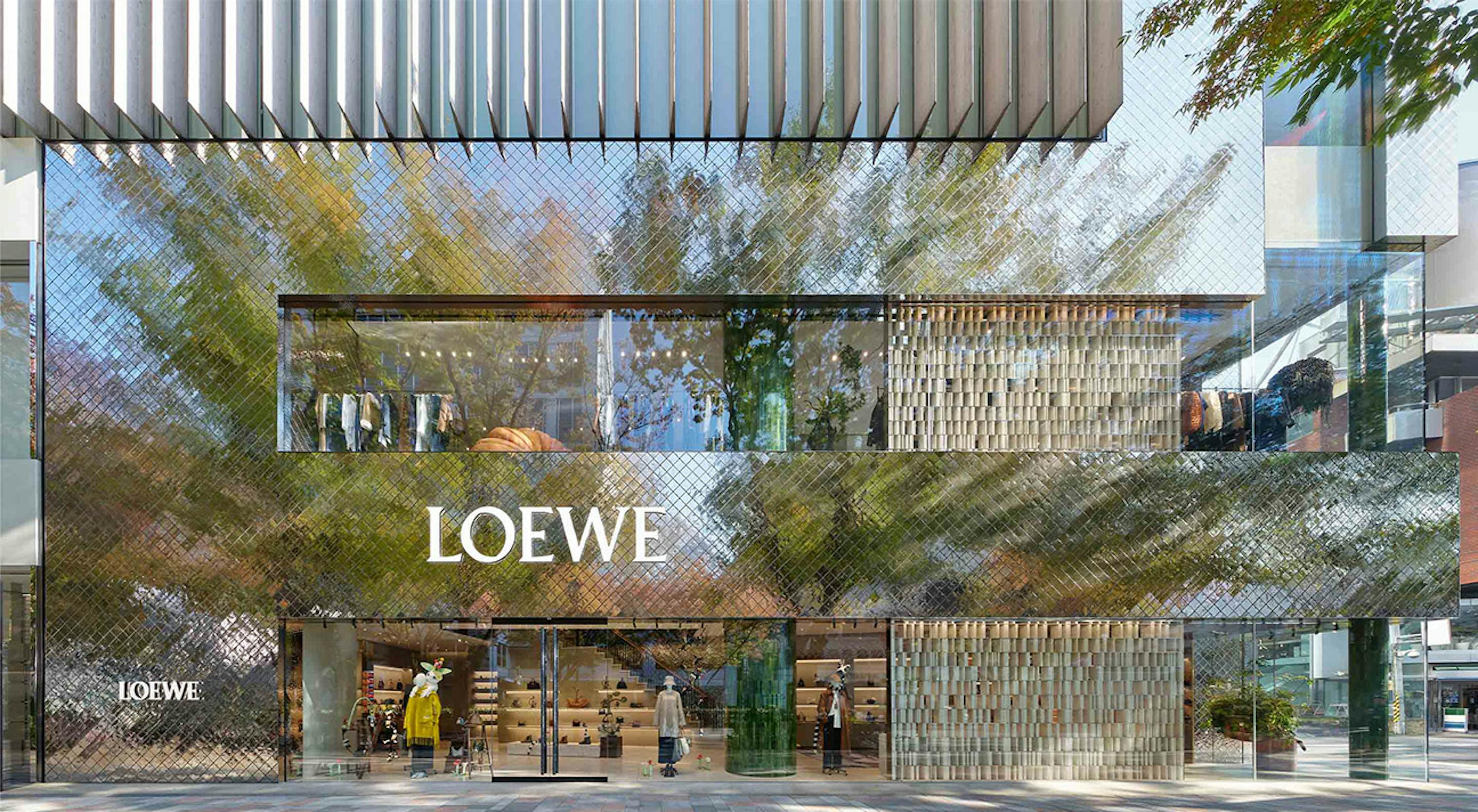 Cover Iconic CASA Loewe Omotesando reopens in Japan © ARR