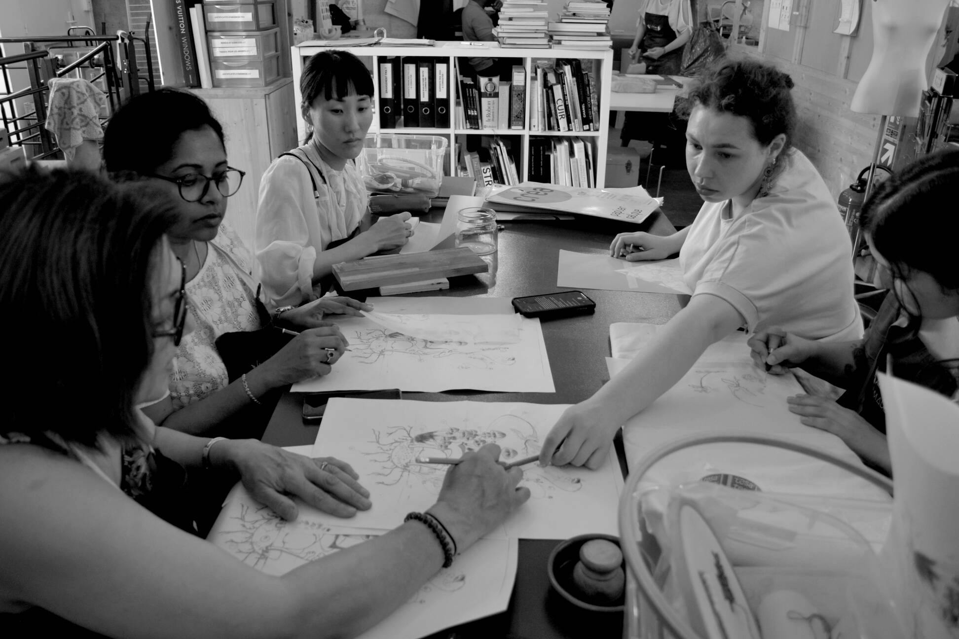 Visuels LVMH soutient la nouvelle collection Traits d’union 7 de l’association La Fabrique NOMADE