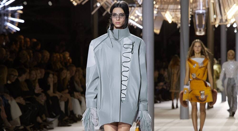 Cover Nicolas Ghesquière célèbre 10 ans de création au défilé Louis Vuitton Femme Automne-Hiver 2024
