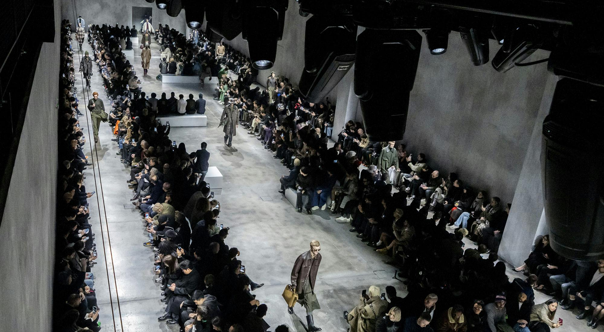Banner Eleganza all’aria aperta per la collezione Fendi Uomo Autunno/Inverno 2024-2025