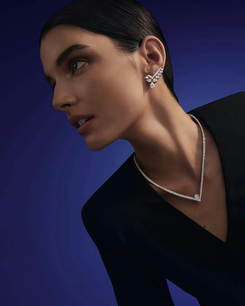 「ジョゼフィーヌ」コレクション ヴァルス アンペリアル ネックレスとイヤリング © Julien Vallon