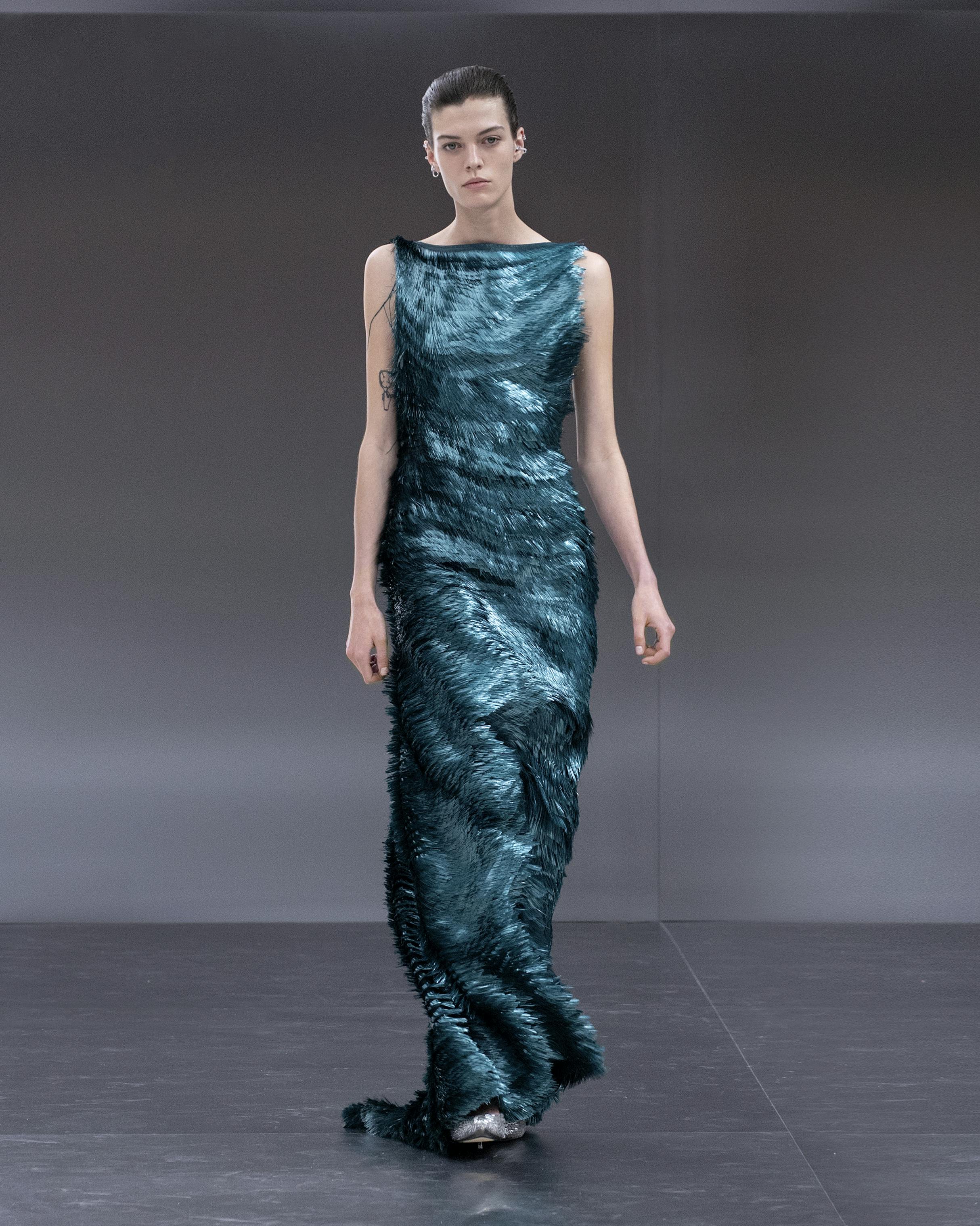 Tenue n°4 : robe bleutée