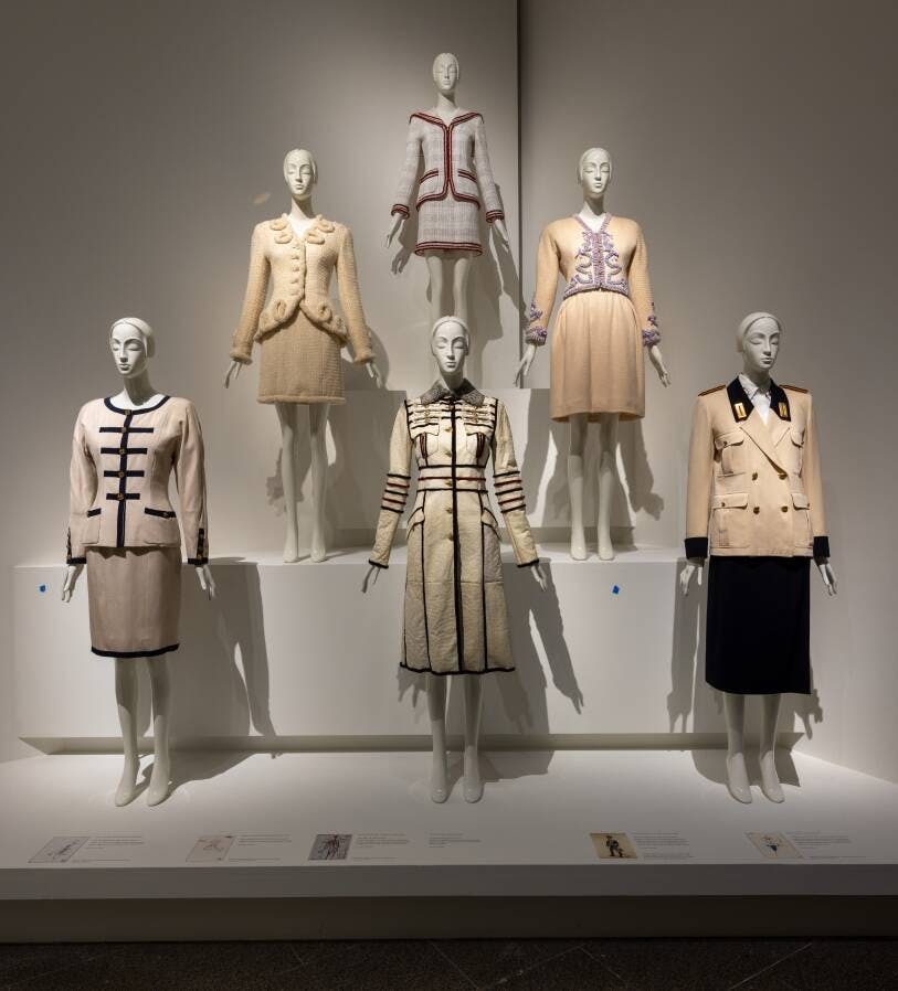 Visuel représentatif de l’exposition « Karl Lagerfeld : a line of beauty » au Metropolitan Museum of Art à New York