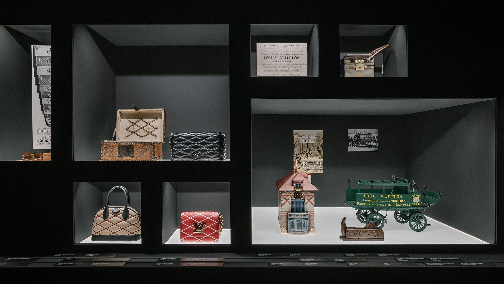 Louis Vuitton family home presents Malle Courrier  - LVMH
