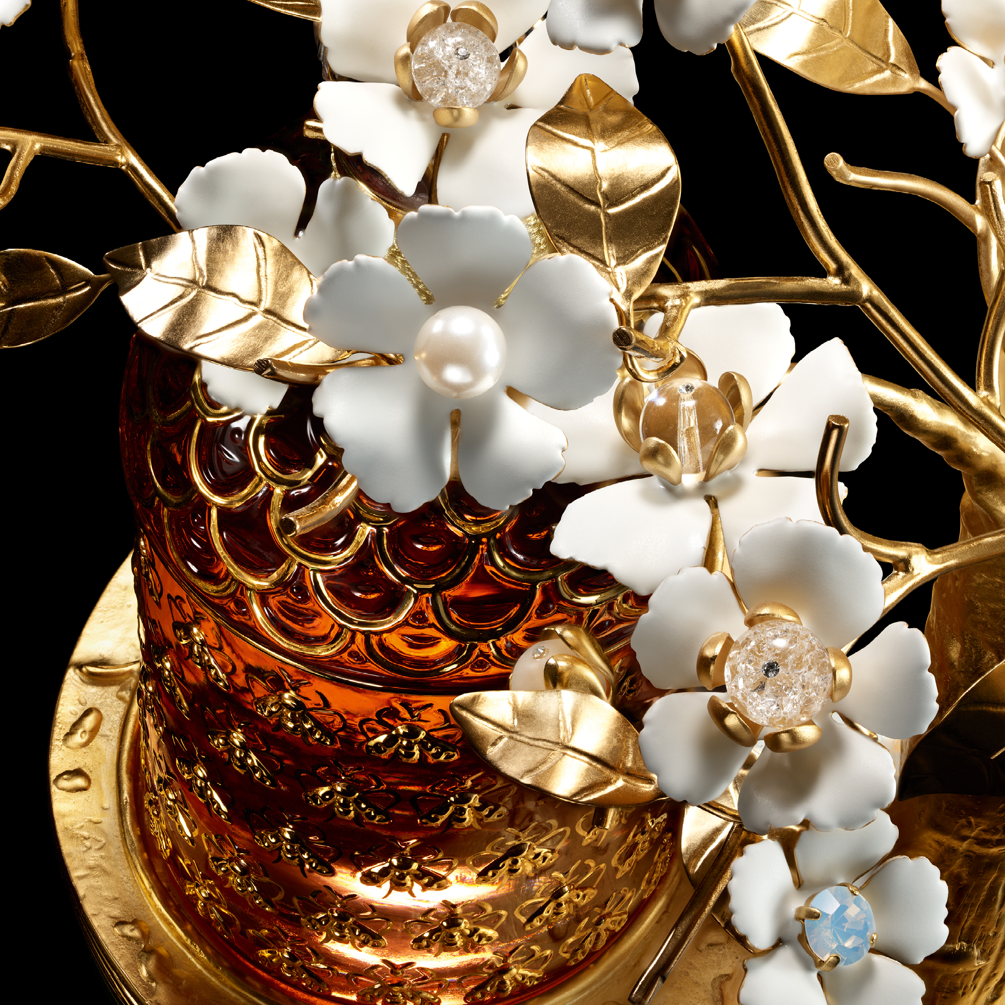 Guerlain collaborates with virtuoso high-end jewel - LVMH