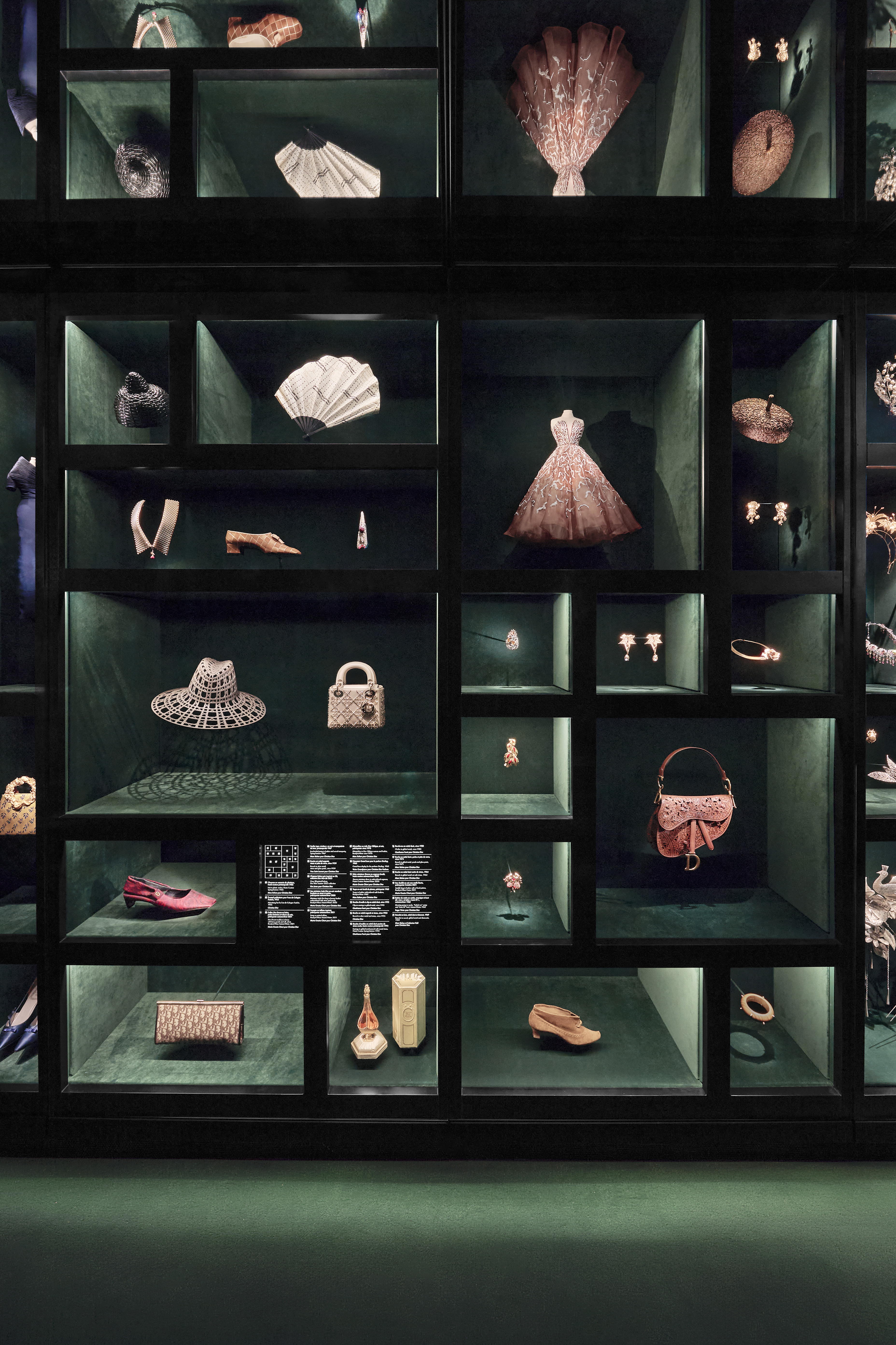 ディオールが「ラ ギャラリー ディオール」で新しい展覧会を開催 - LVMH