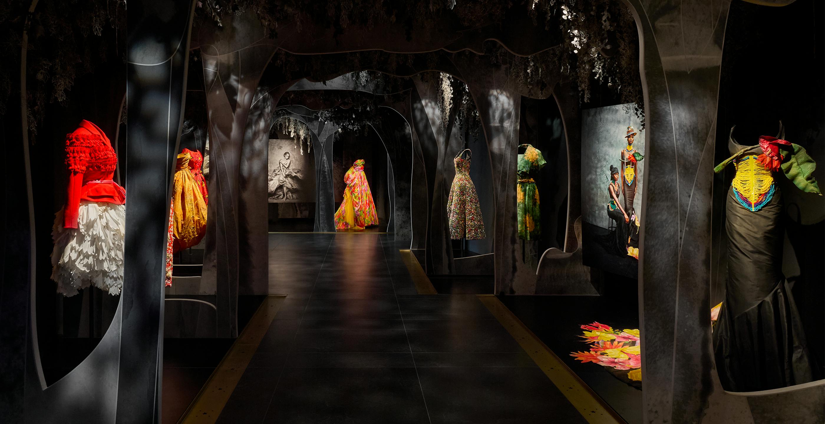 Dior presents exclusive new exhibition at La Galer - LVMH