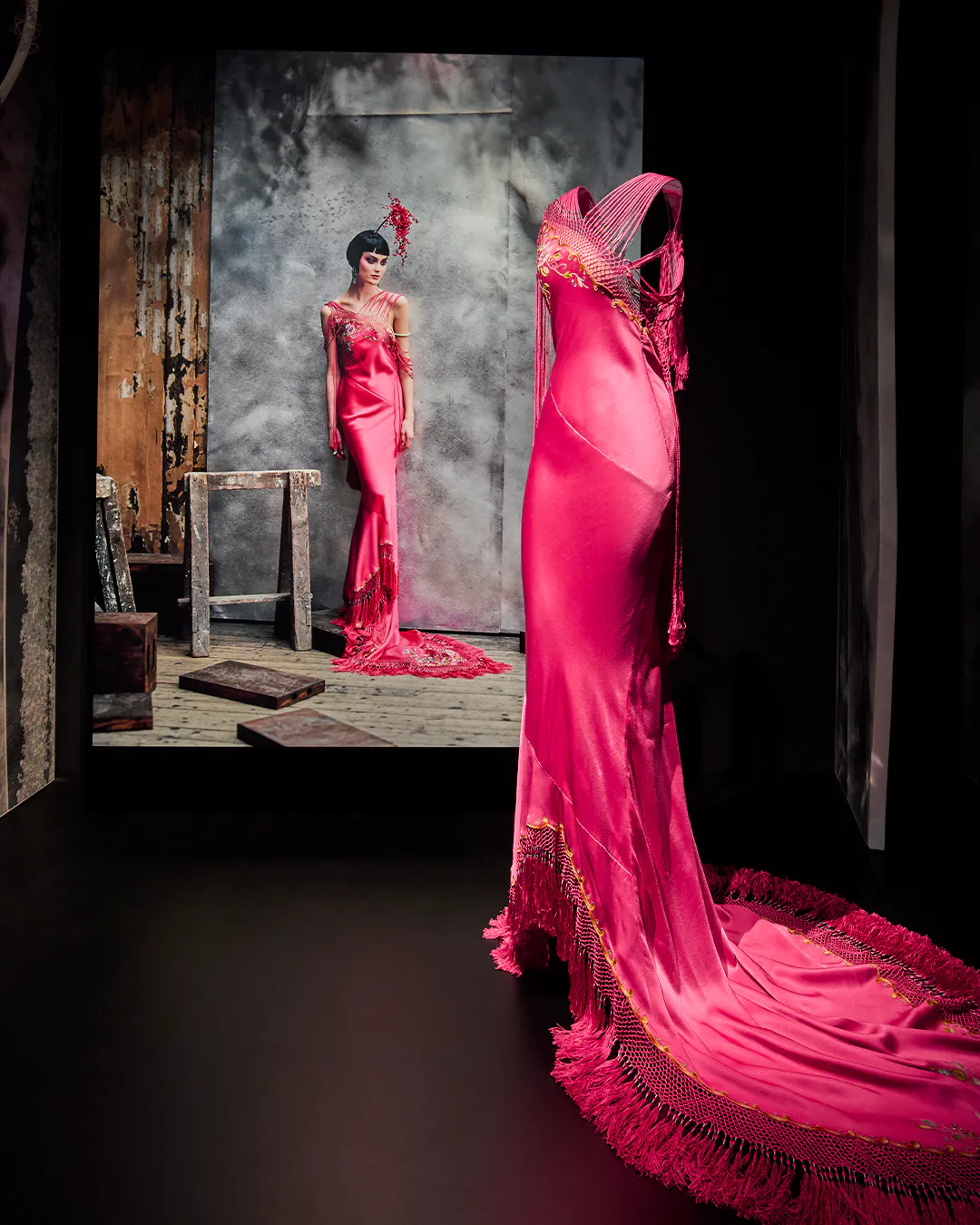 Dior presents exclusive new exhibition at La Galer - LVMH