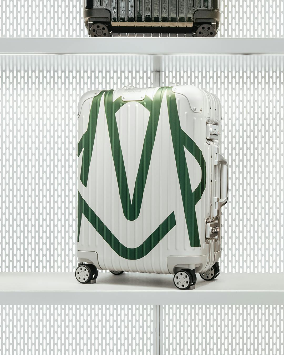 RIMOWA - ぽぽ Shop Rimowa Topas Stealth Iata Luggage 30&quo – Luggage Factory