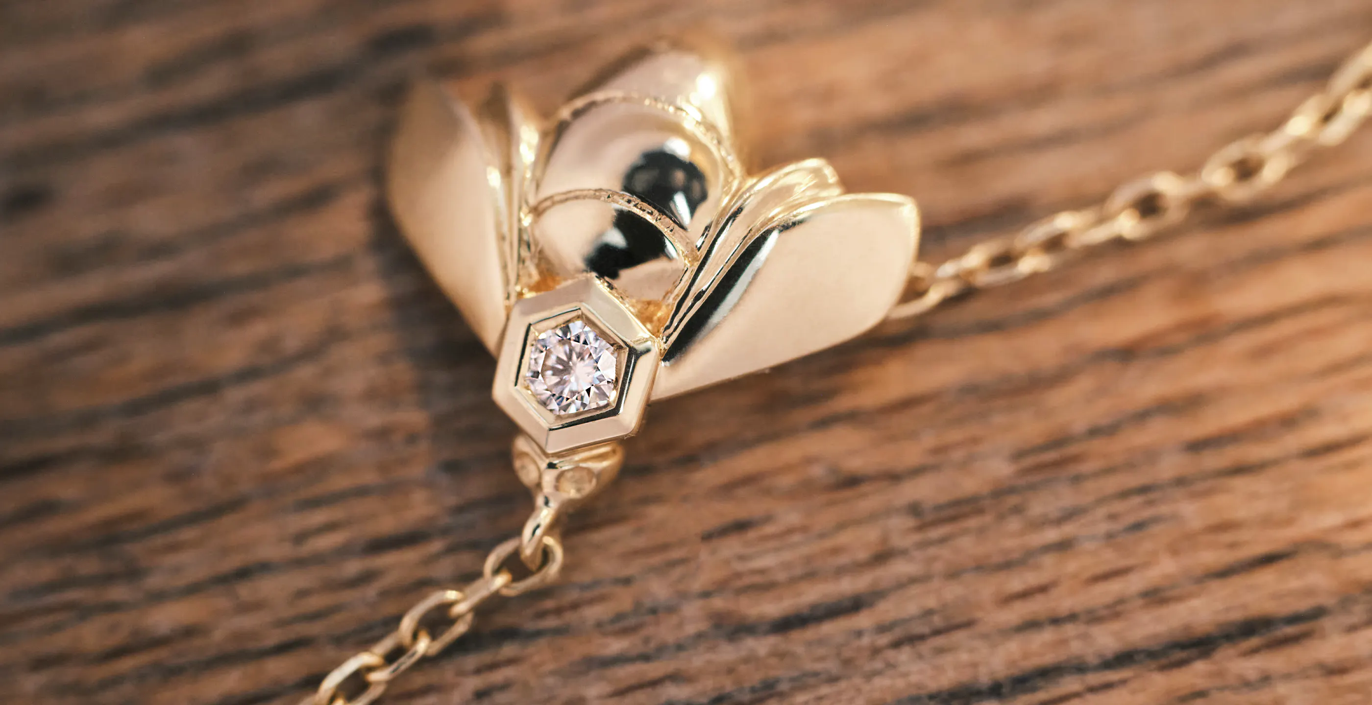 Chaumet commits to 100% traceable gold with launch... - LVMH