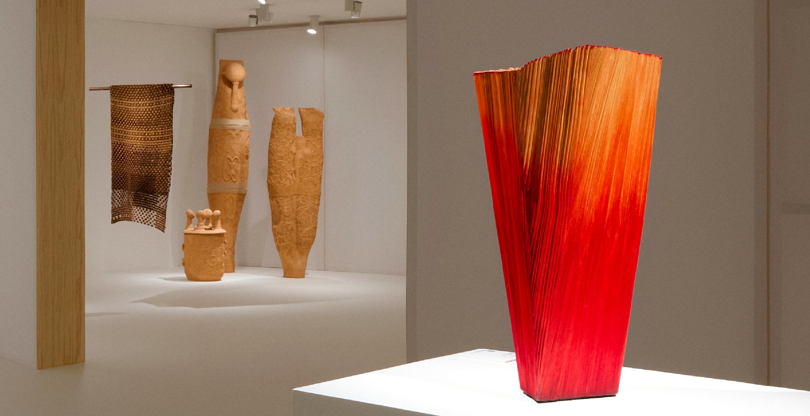 青木邦眞氏が、2025年ロエベ財団クラフトプライズを受賞- LVMH - LVMH