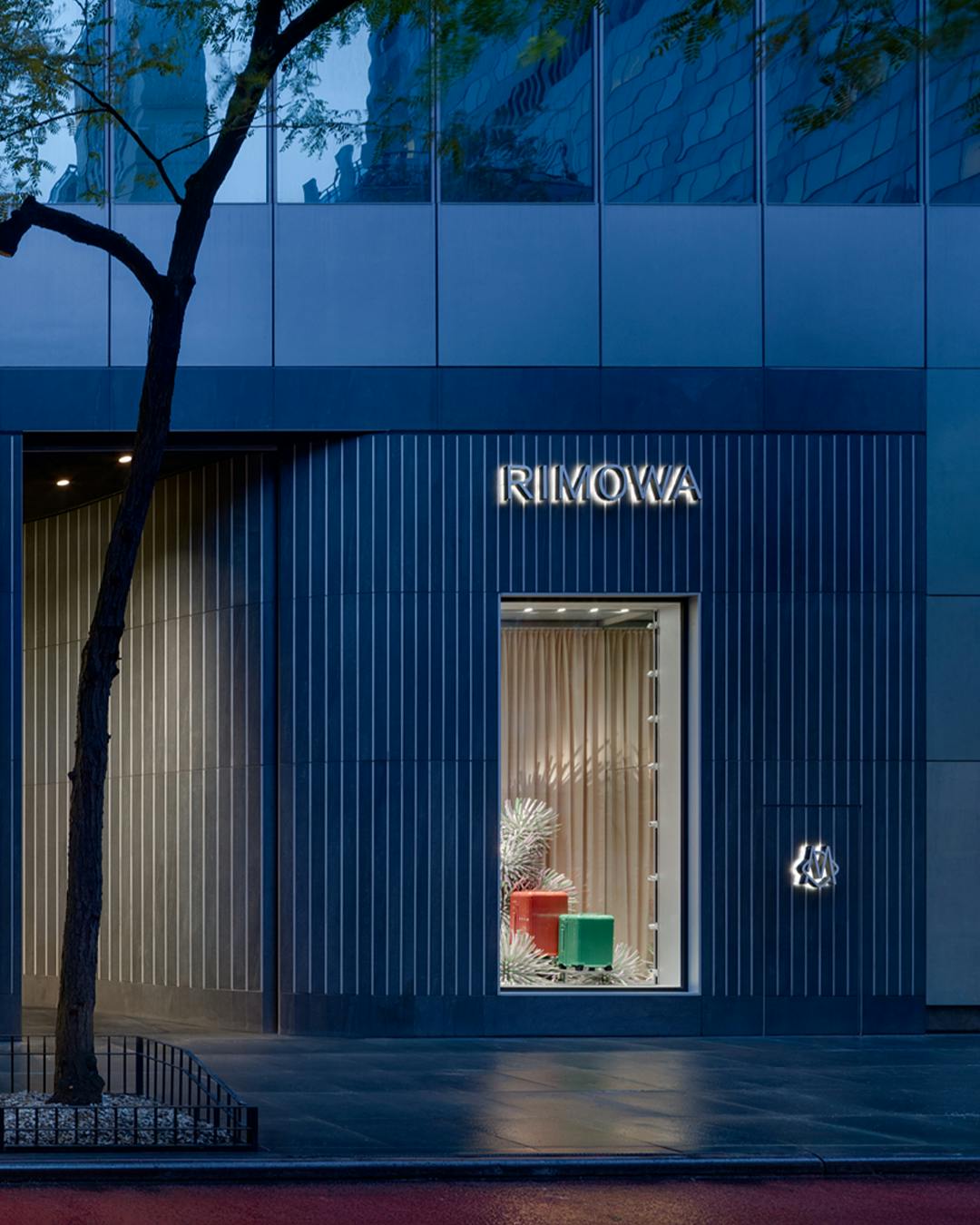RIMOWA apartamento magazine 建築 インテリア The new Rimowa flagship store in Tokyo - Harmonies Magazine