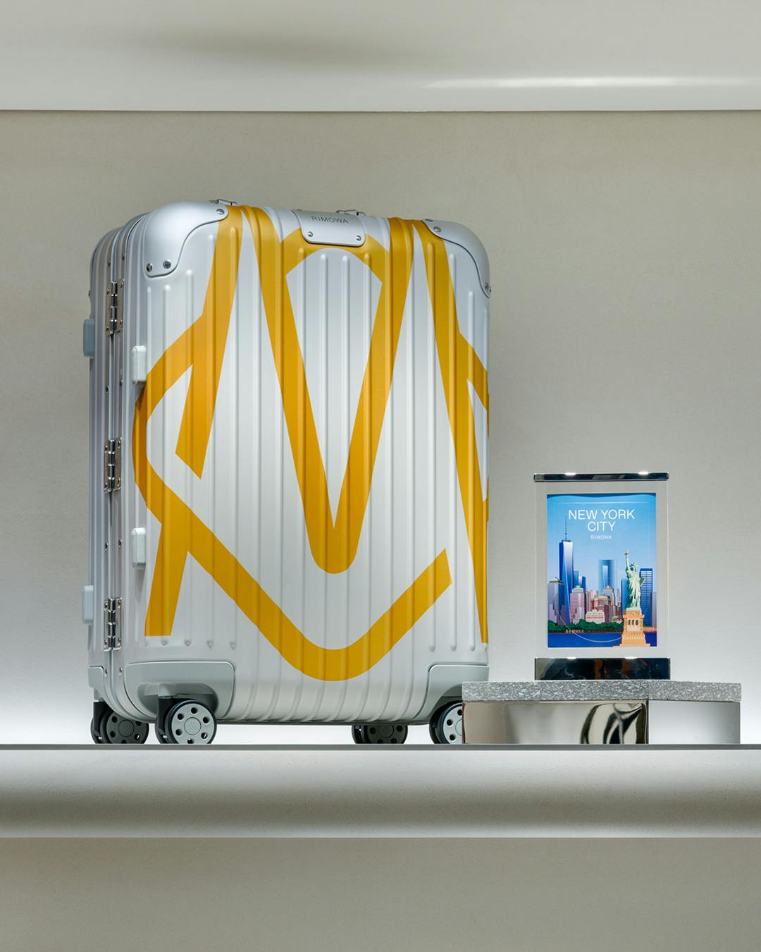 RIMOWA apartamento magazine 建築 インテリア RIMOWA Celebrates Grand Re-Opening of Renovated Boutique in