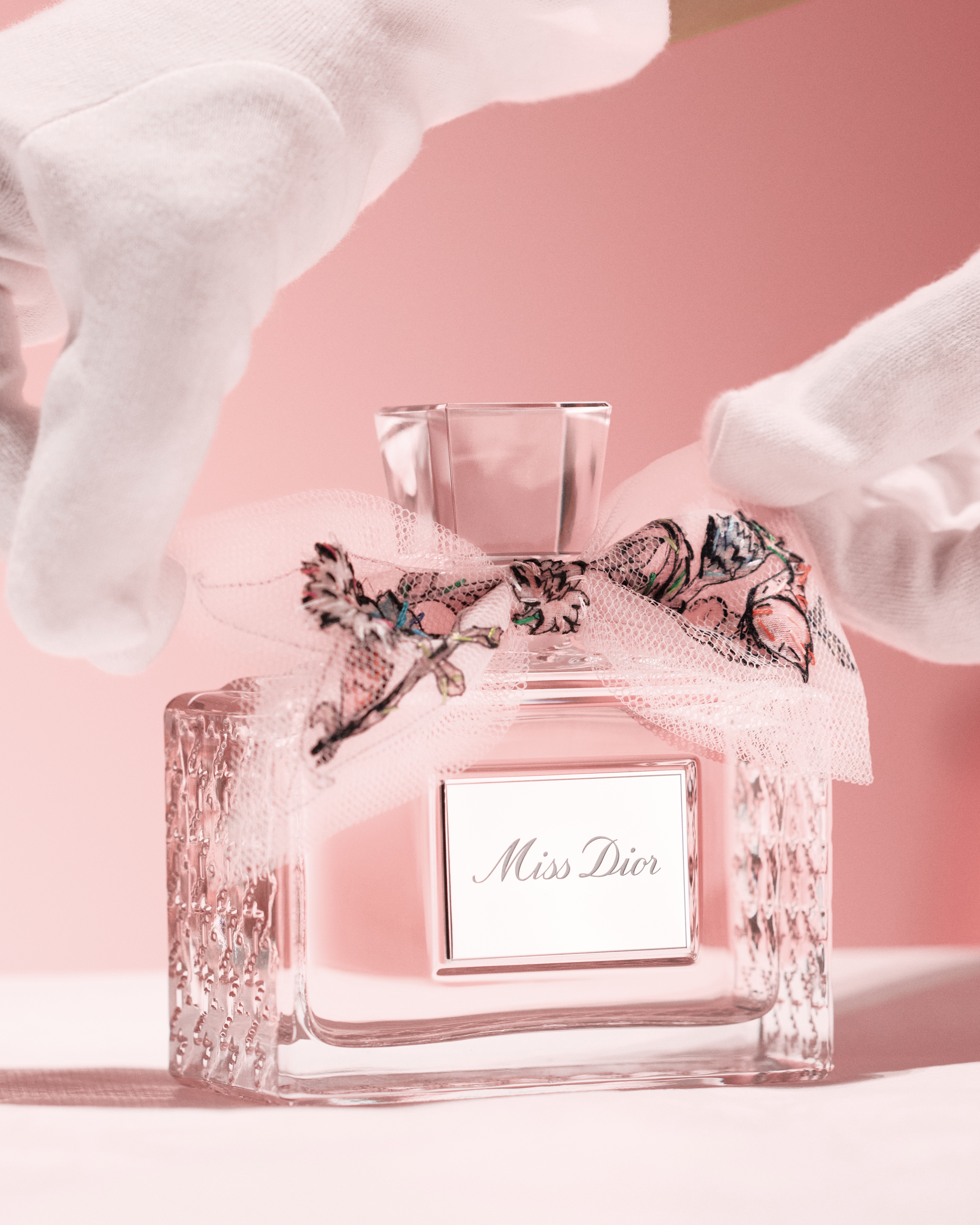 ディオールが、上海で「ミス ディオール」を称える特別な没入型