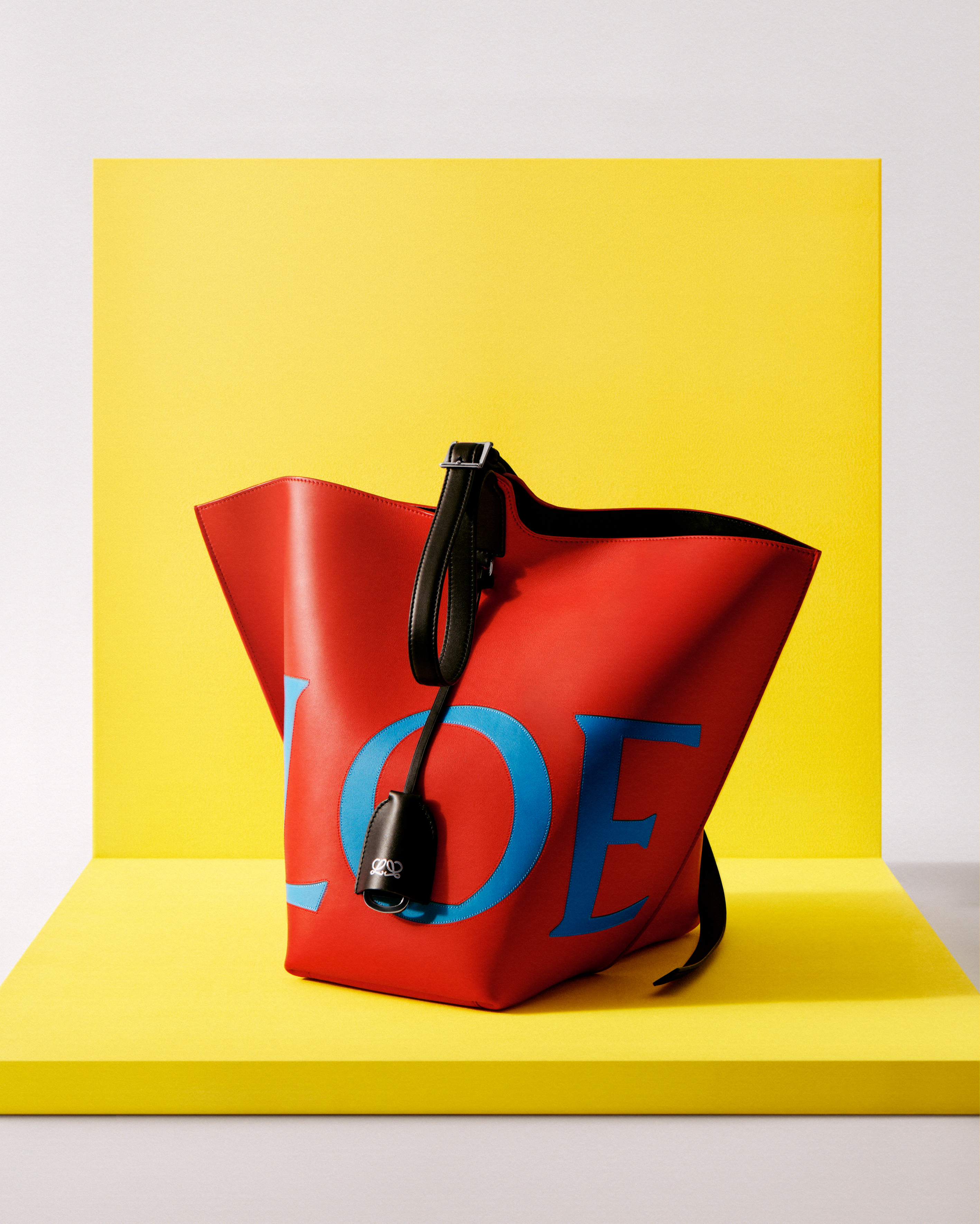 A burst of colorful creativity for Loewe Spring-Su - LVMH