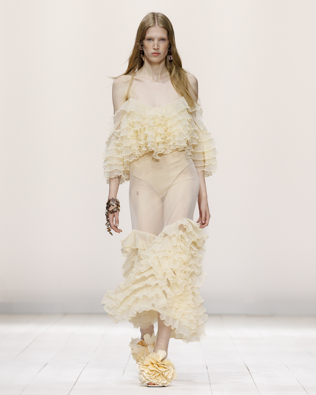 ジバンシィの2026年春夏ウィメンズ コレクションの力強い