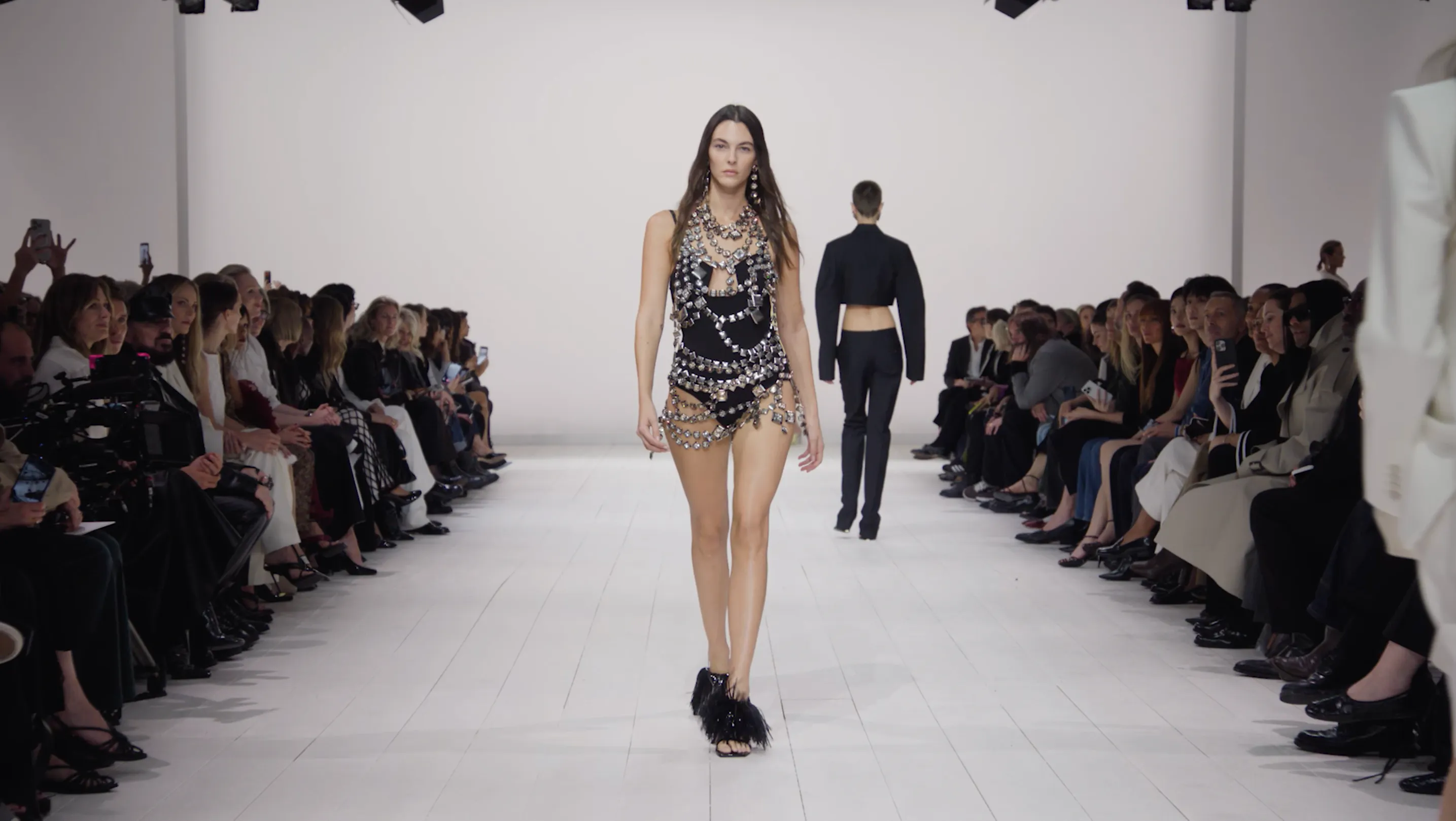 Powerful femininity for Givenchy Women's Spring-Su - LVMH