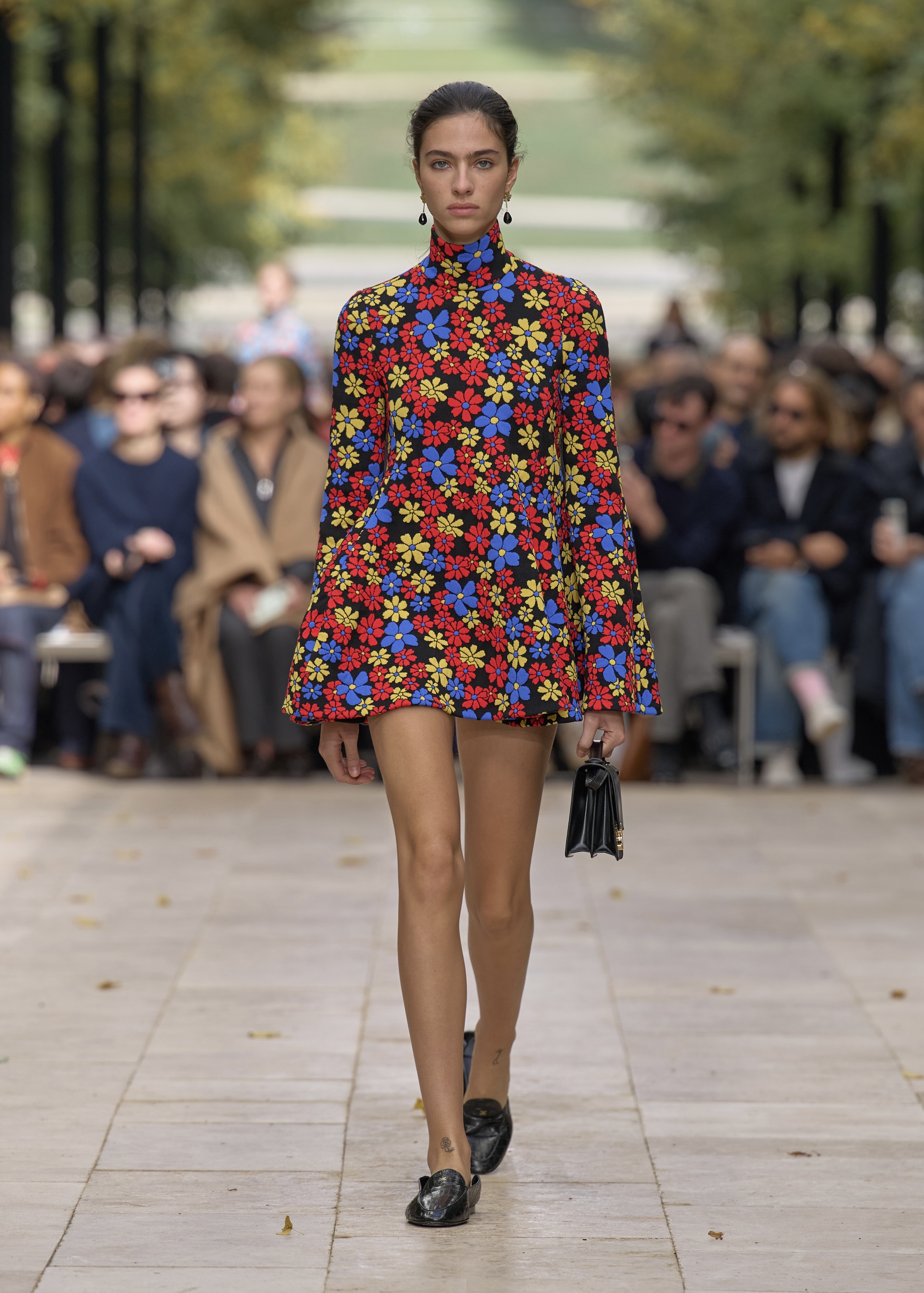 CELINE セリーヌ　ヴィンテージ　花柄　薄手　春夏　サマージャケット　リネン 軽やかな空気に包まれたセリーヌの2026年サマーコレクション - LVMH - LVMH