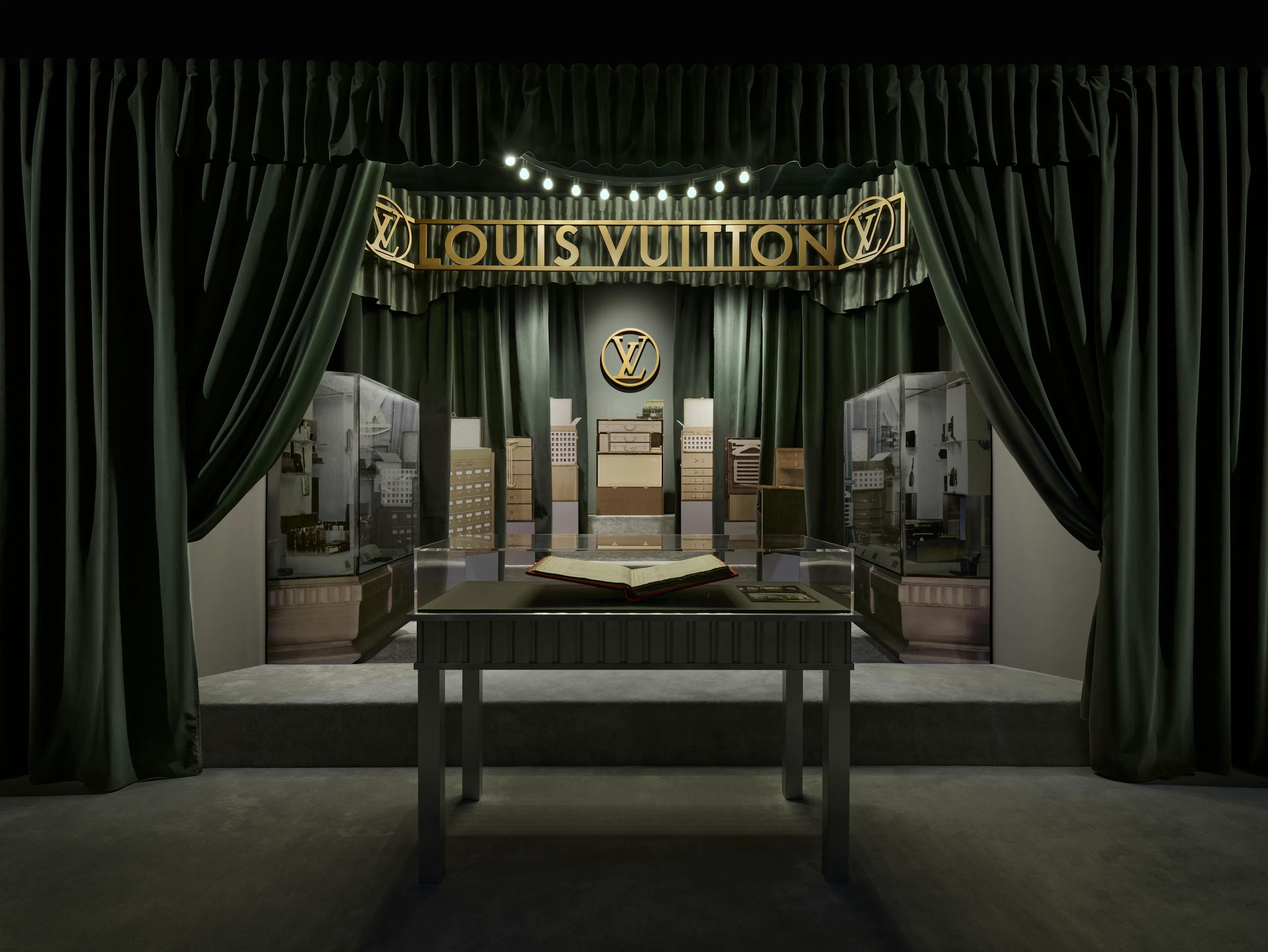 Louis Vuitton reveals Louis Vuitton Art Déco exhib - LVMH