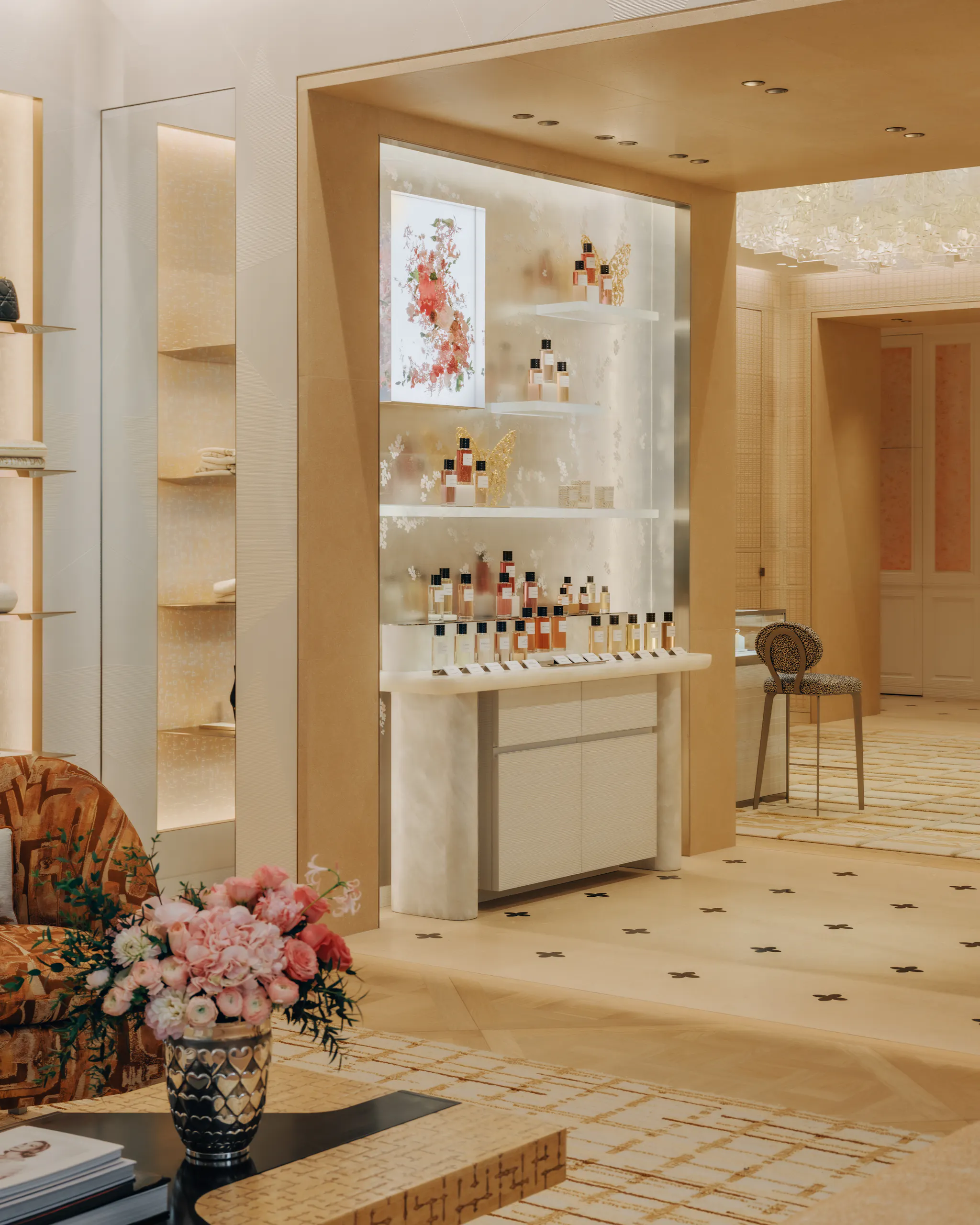 Dior presents House of Dior Beijing, reaffirming r... - LVMH