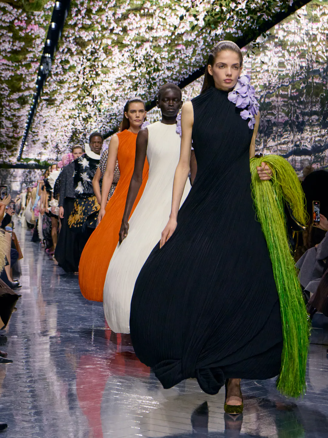 Jonathan Anderson presents debut Dior haute coutur... - LVMH