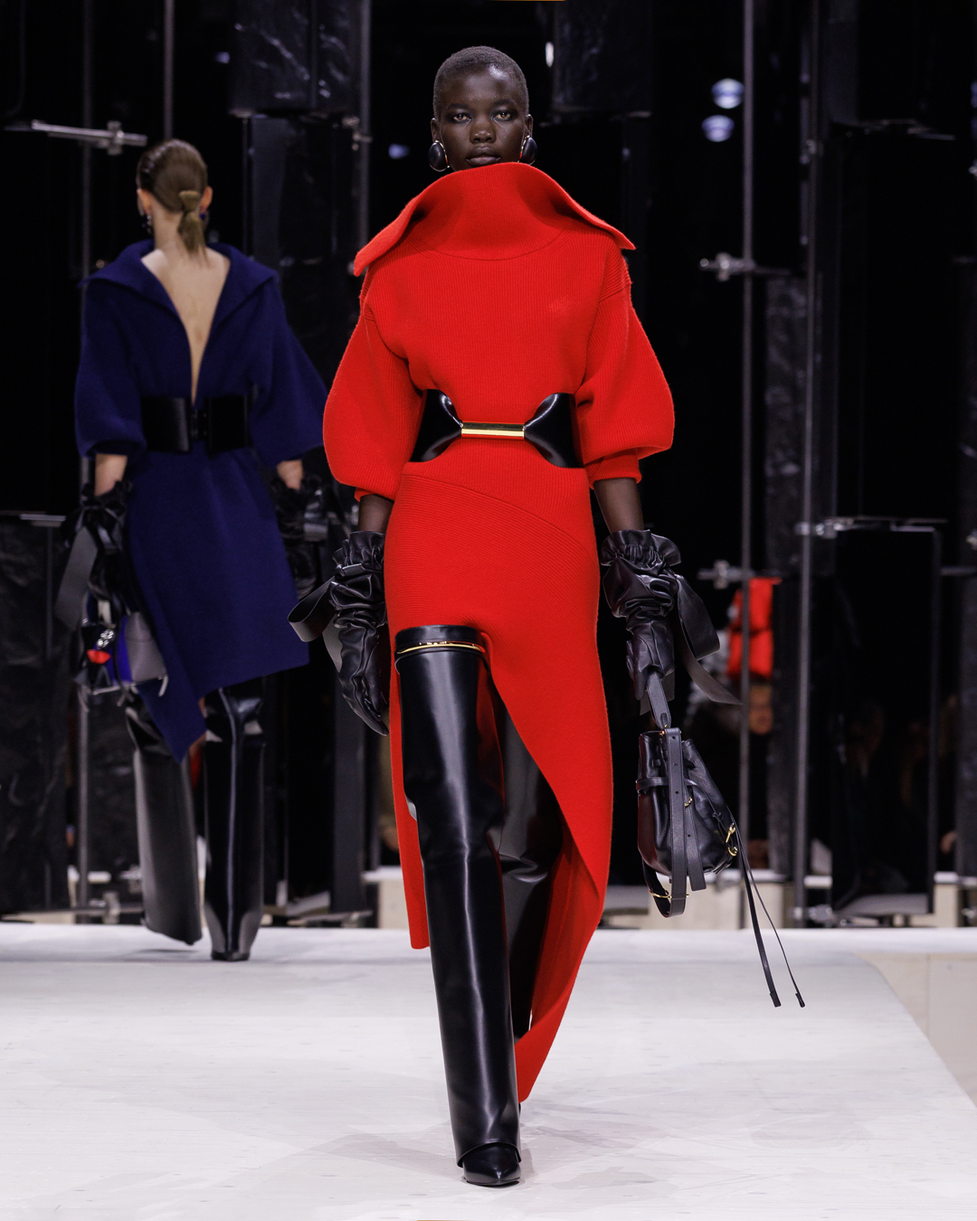 CATWALK Dior, GIVENCHY まとめ売り Dior AW26 Showcased Elevated Beauty Within the Tuileries Gardens