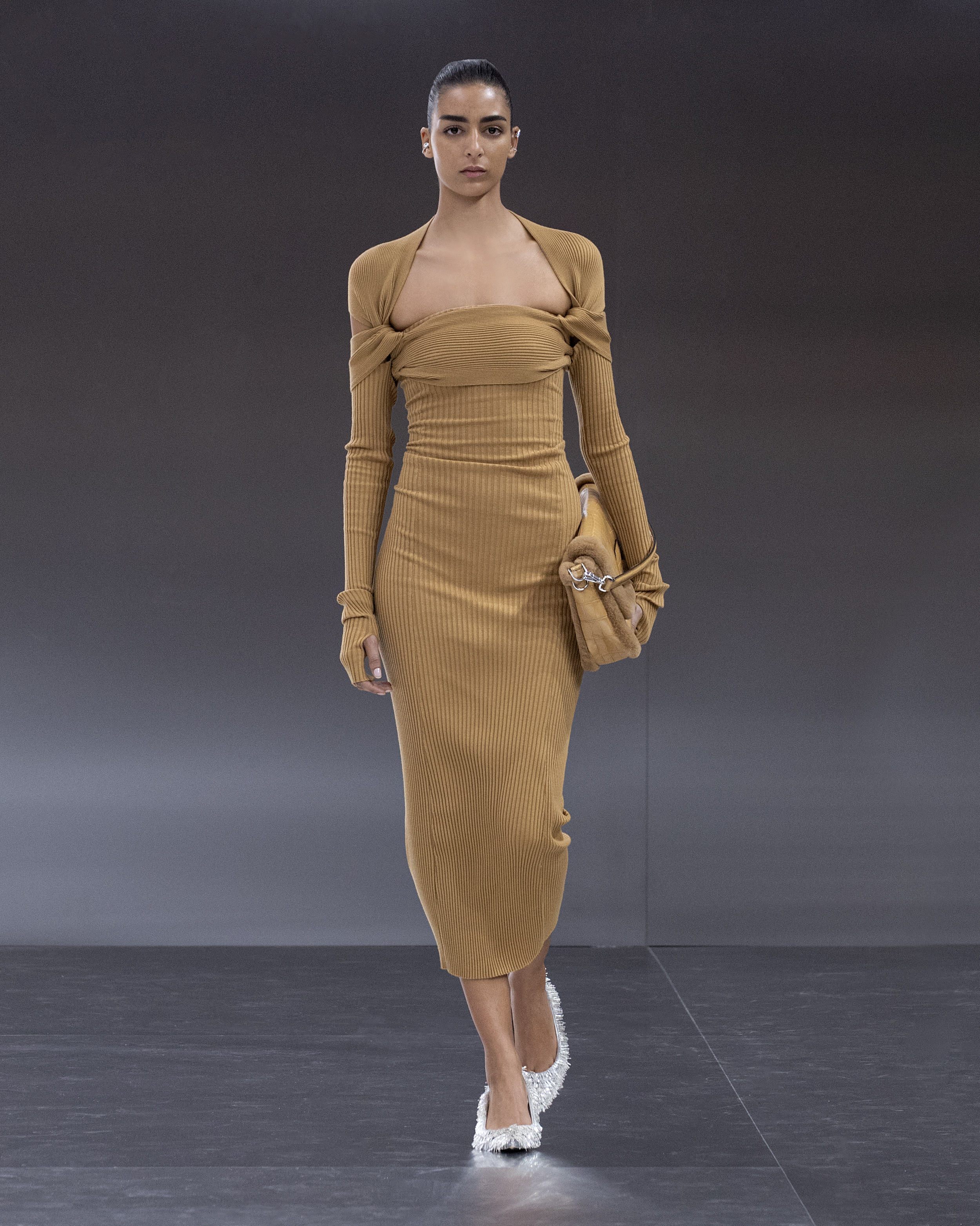 Fendi couture show online