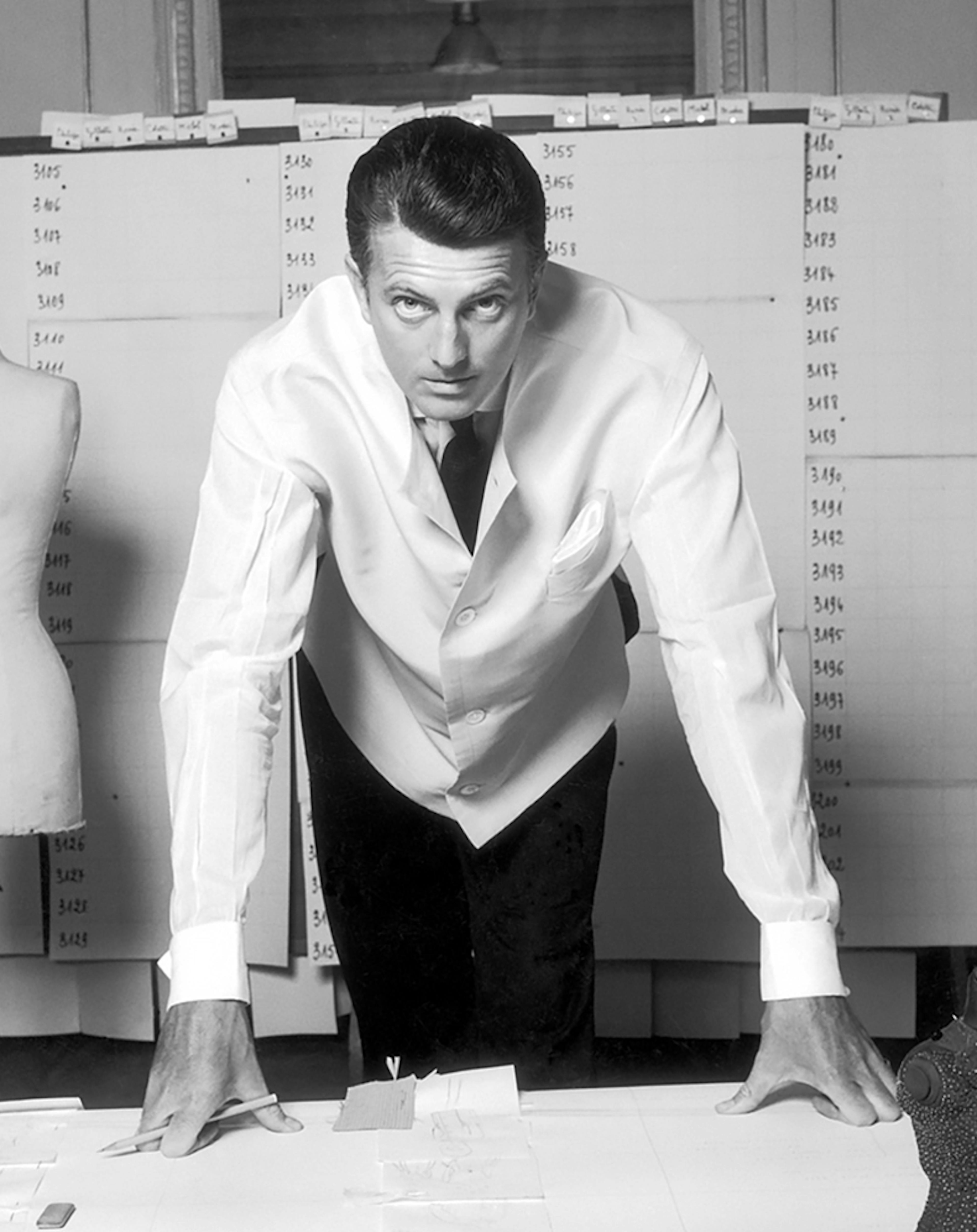 Hubert de Givenchy in his ateliers © Robert Doisneau / Rapho