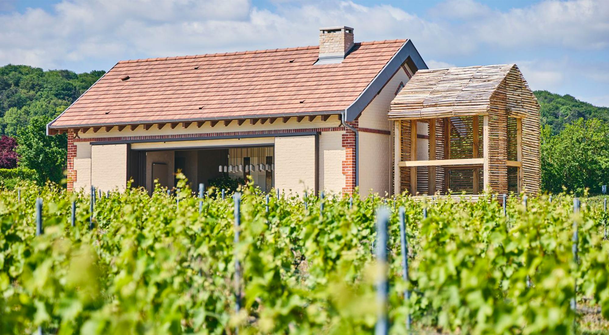 Cover Krug poursuit son engagement pour la valorisation du patrimoine avec la rénovation d’une loge au cœur de la Champagne
